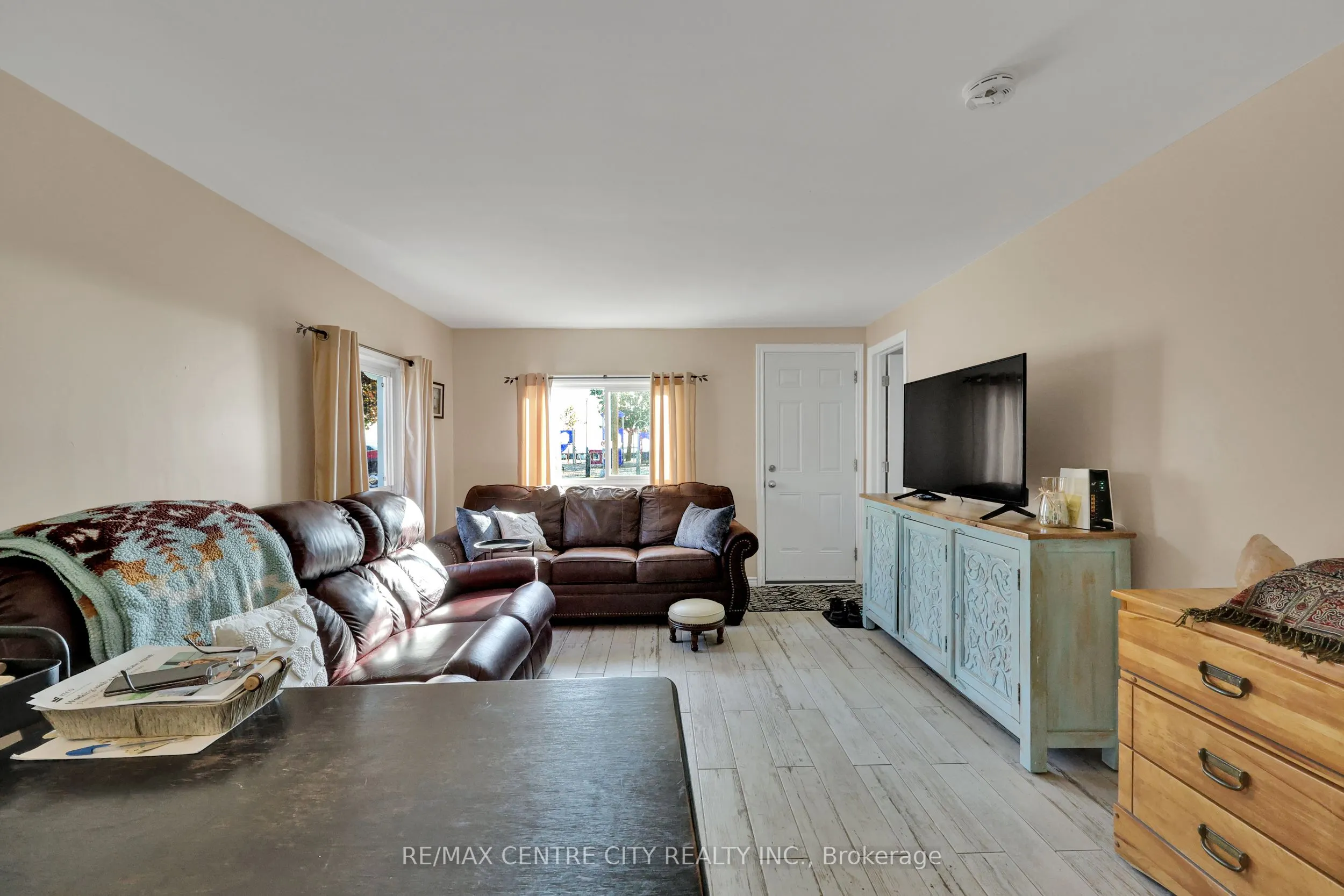 3143 Colin Street