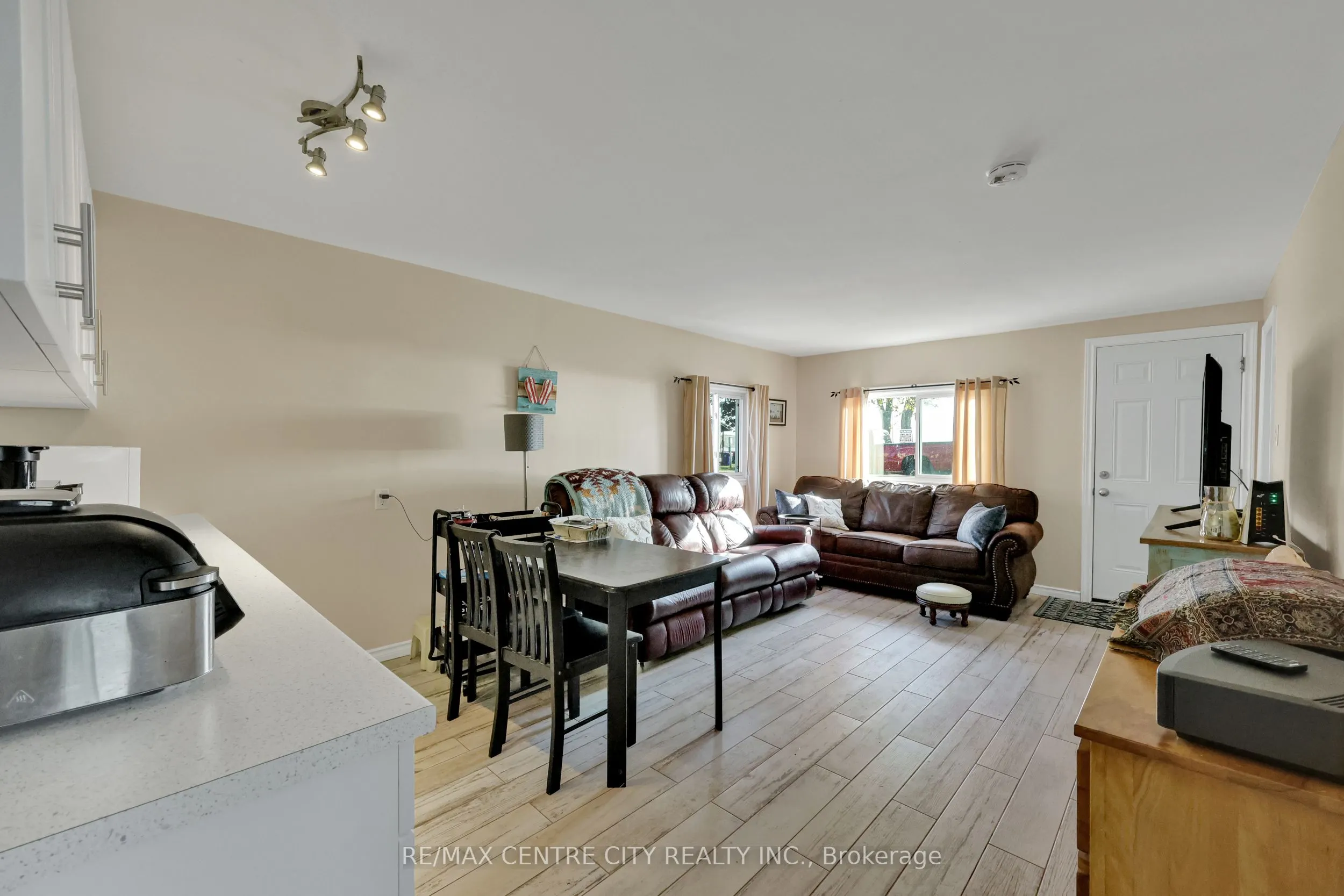 3143 Colin Street