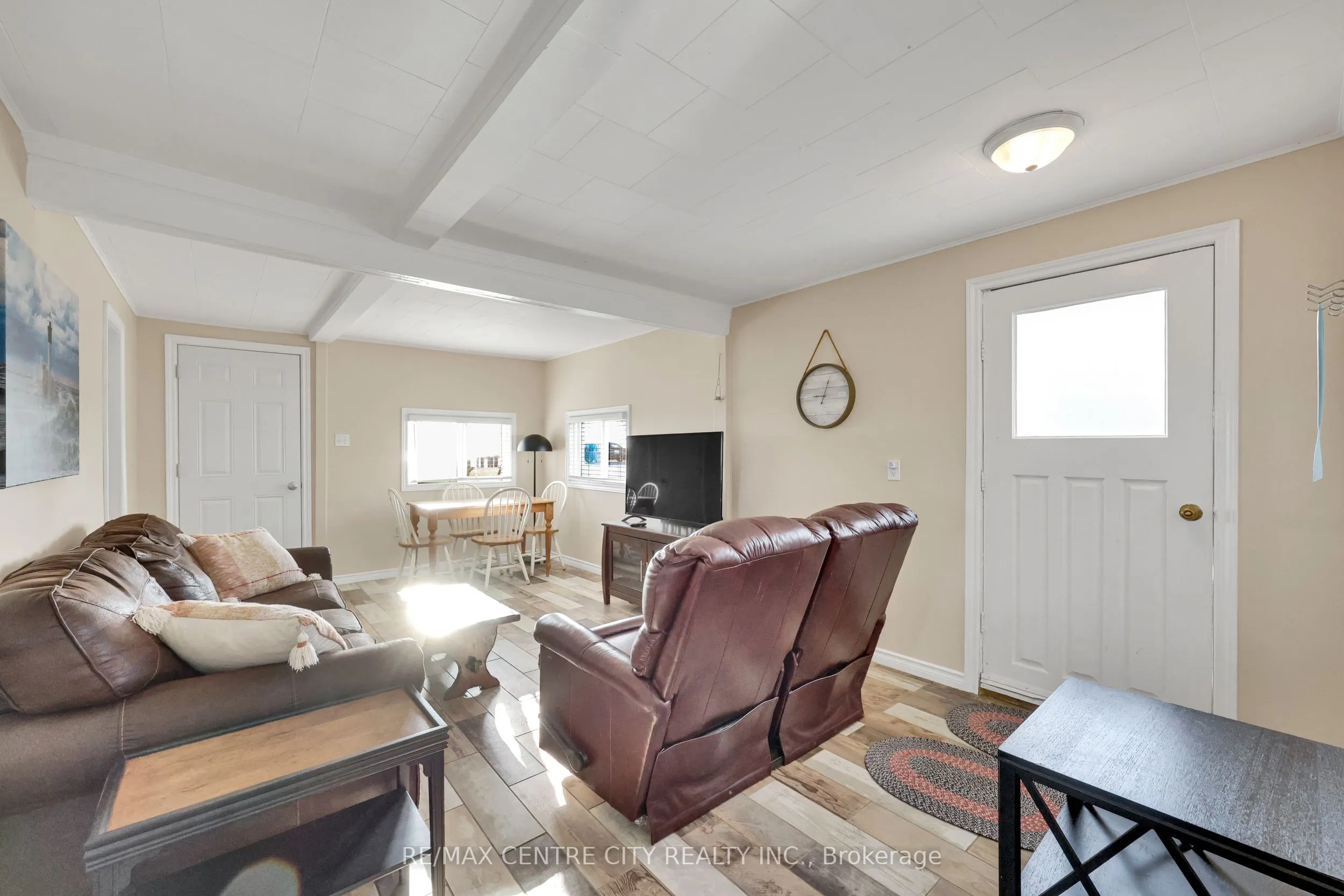 3143 Colin Street