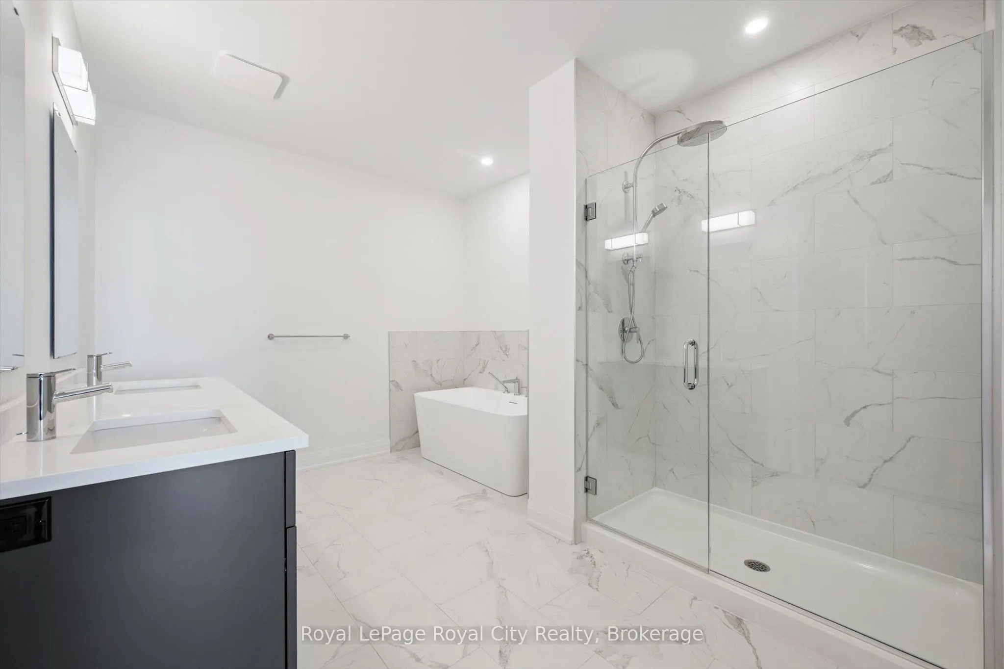 71 Wyndham Street S, #1007