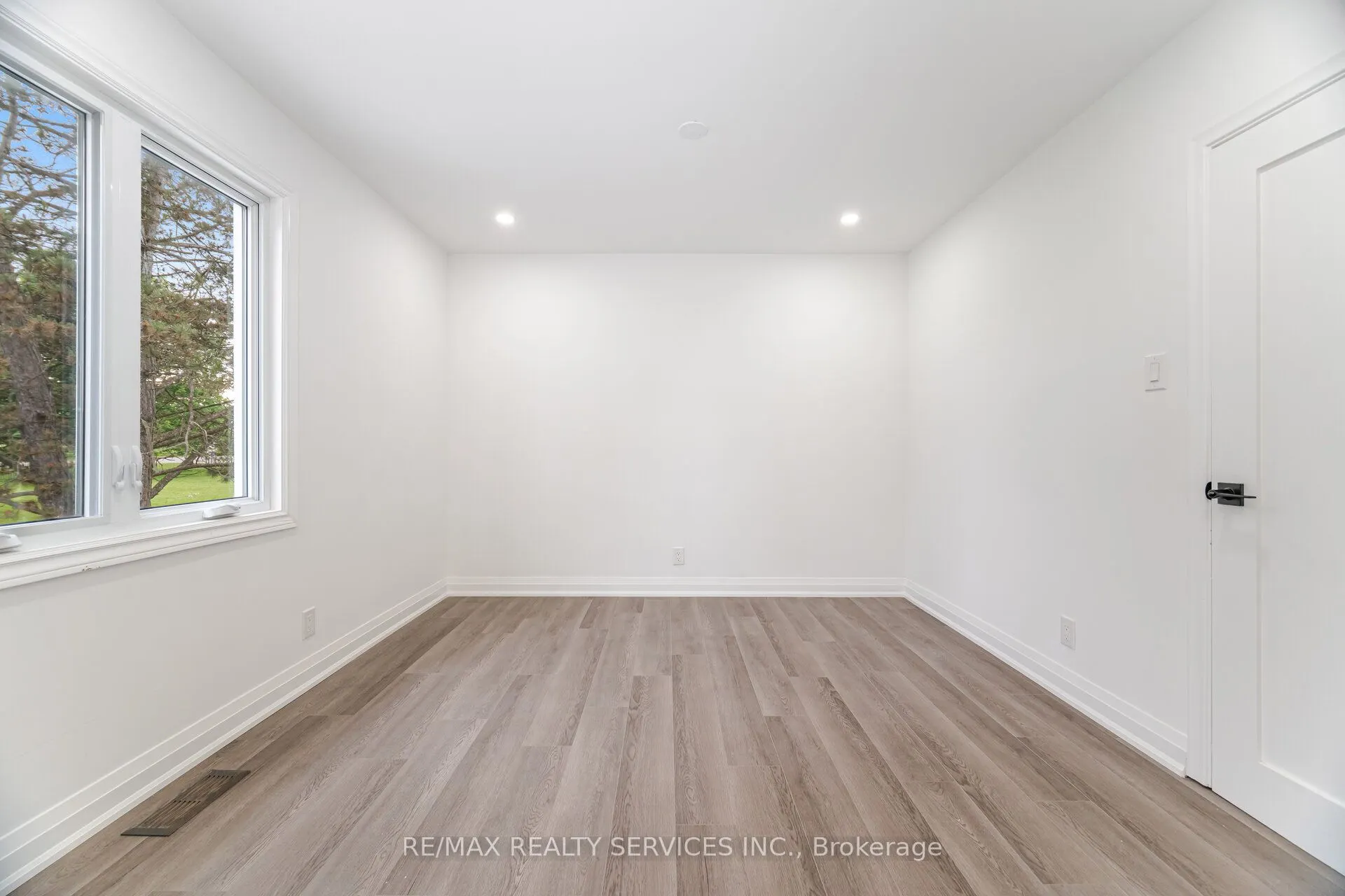 5587 Wellington Rd 86, Road E