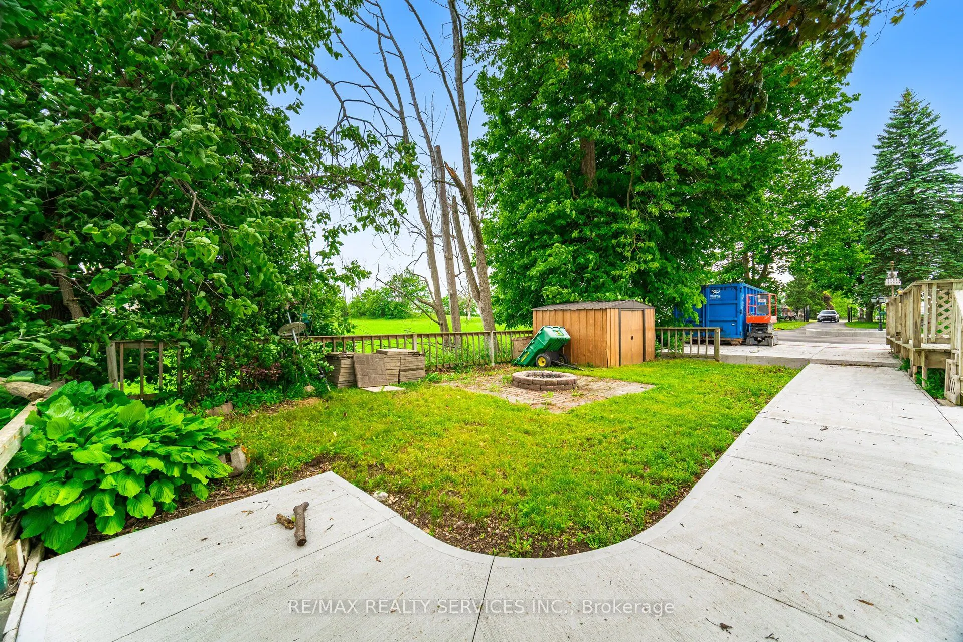 5587 Wellington Rd 86, Road E