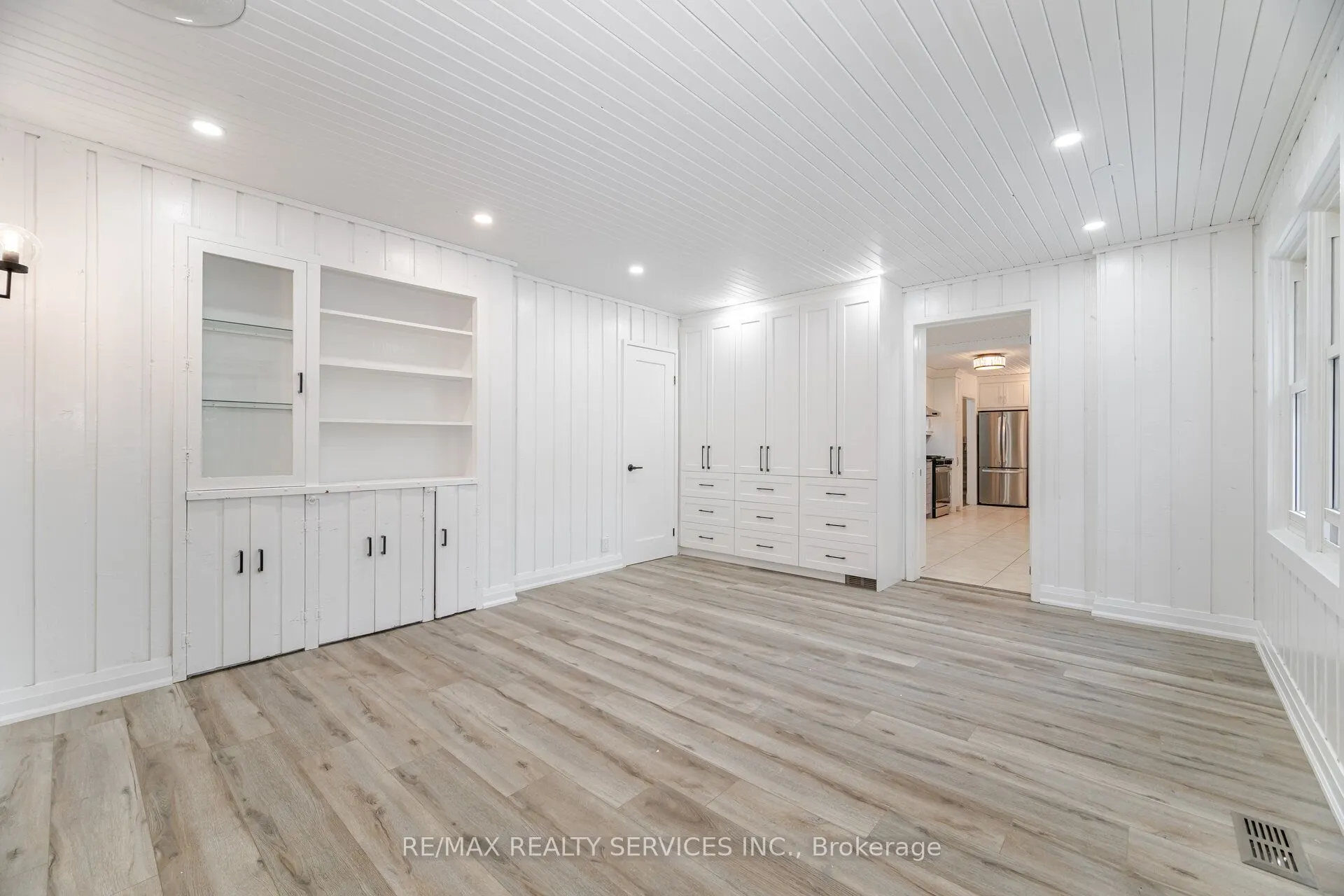 5587 Wellington Rd 86, Road E