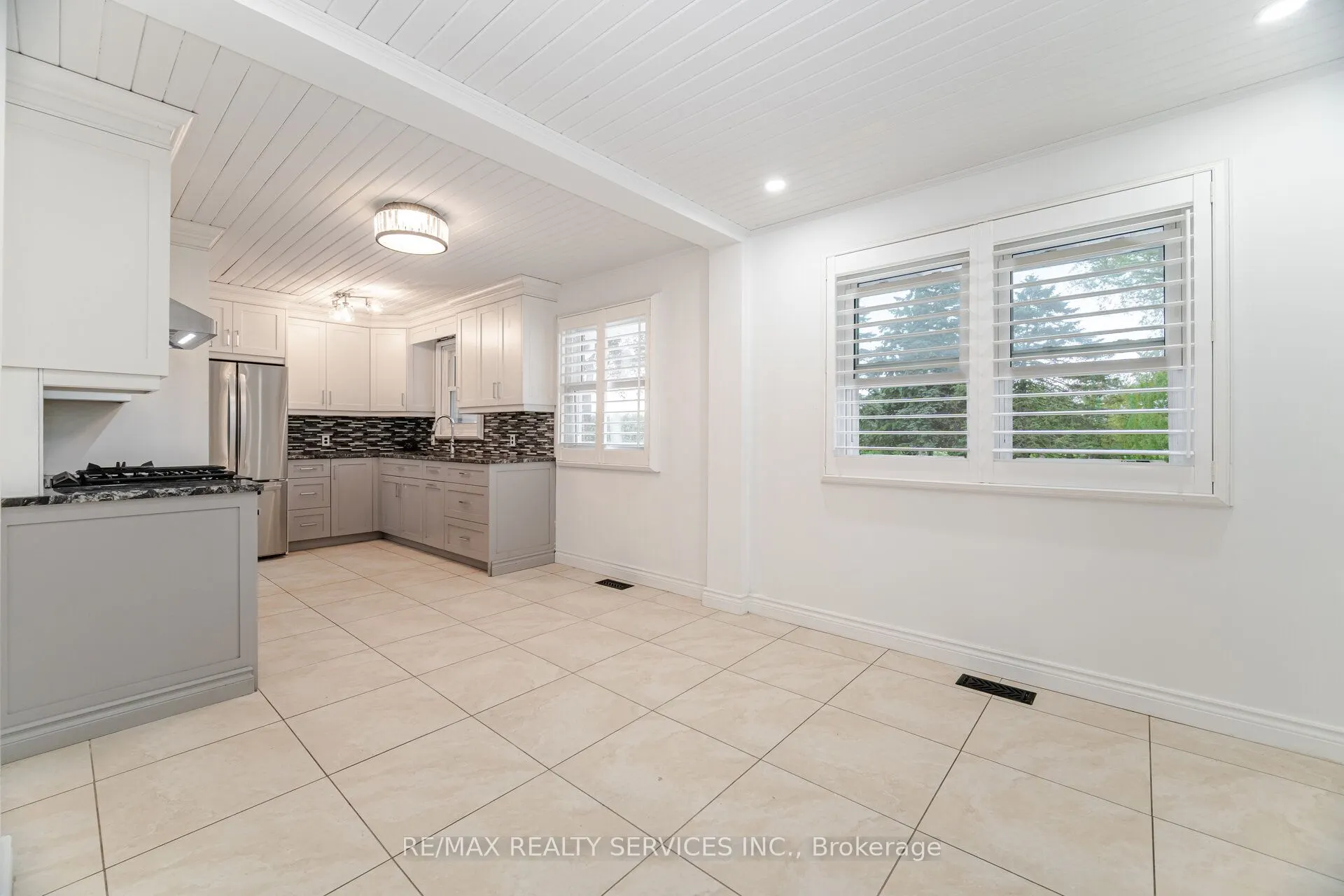 5587 Wellington Rd 86, Road E