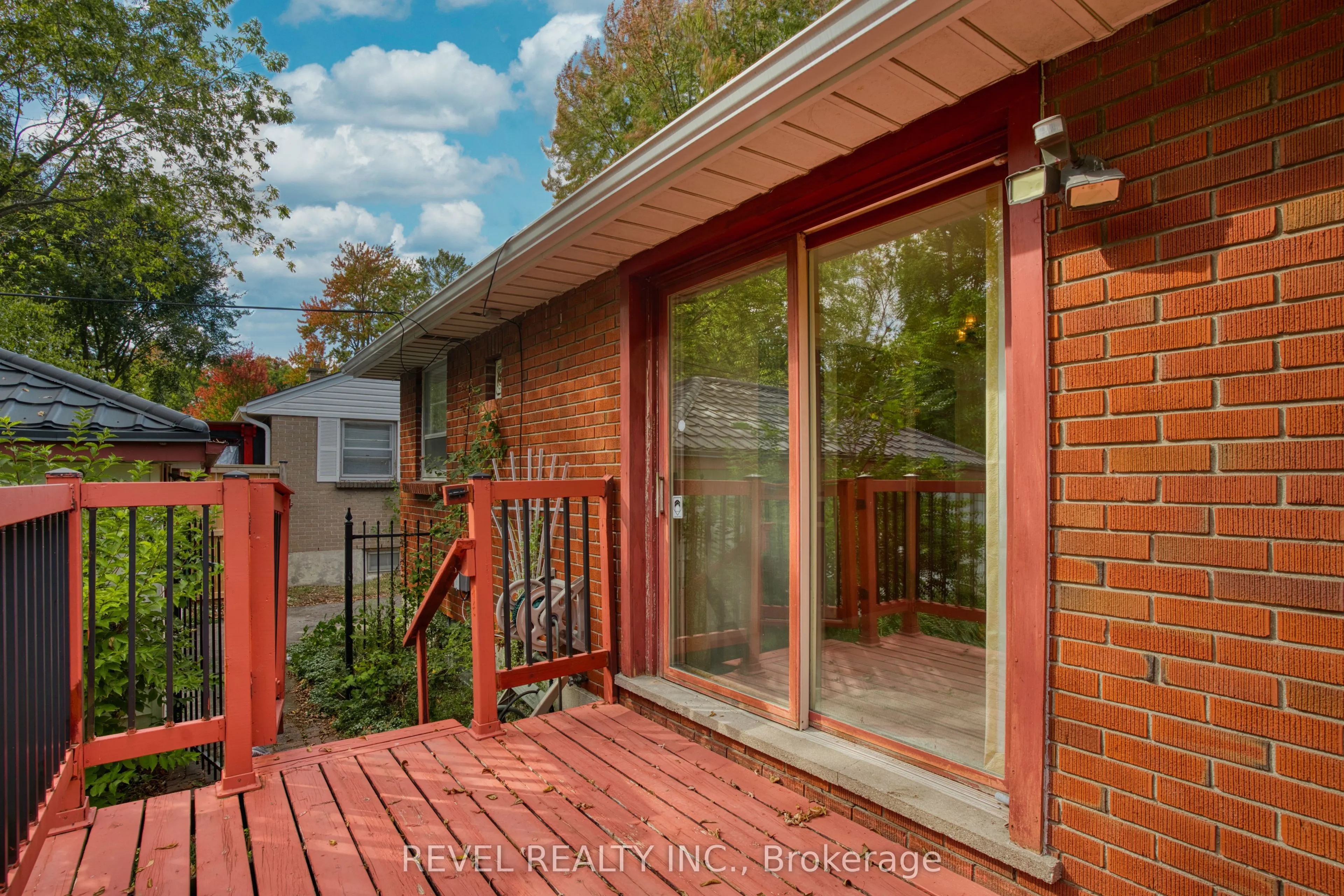 143 Oakside Street