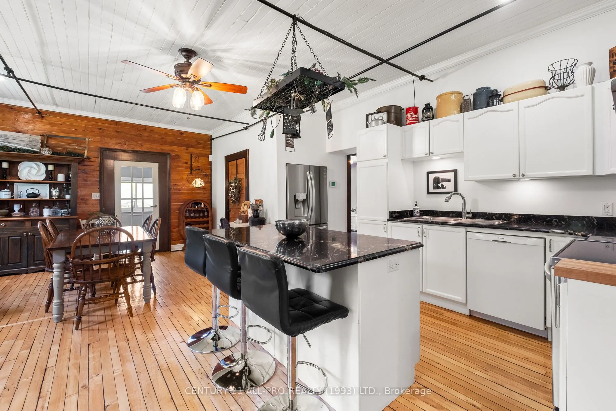 515 Tobacco Road