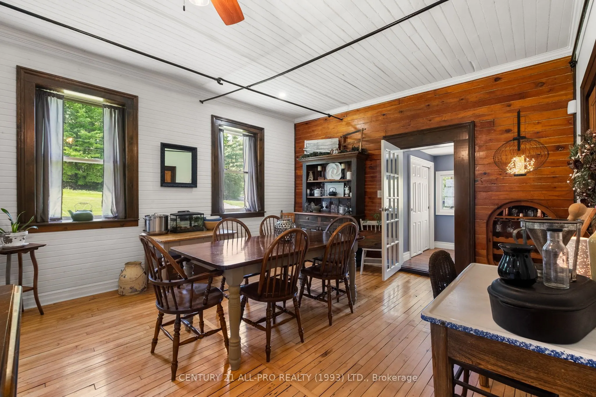 515 Tobacco Road