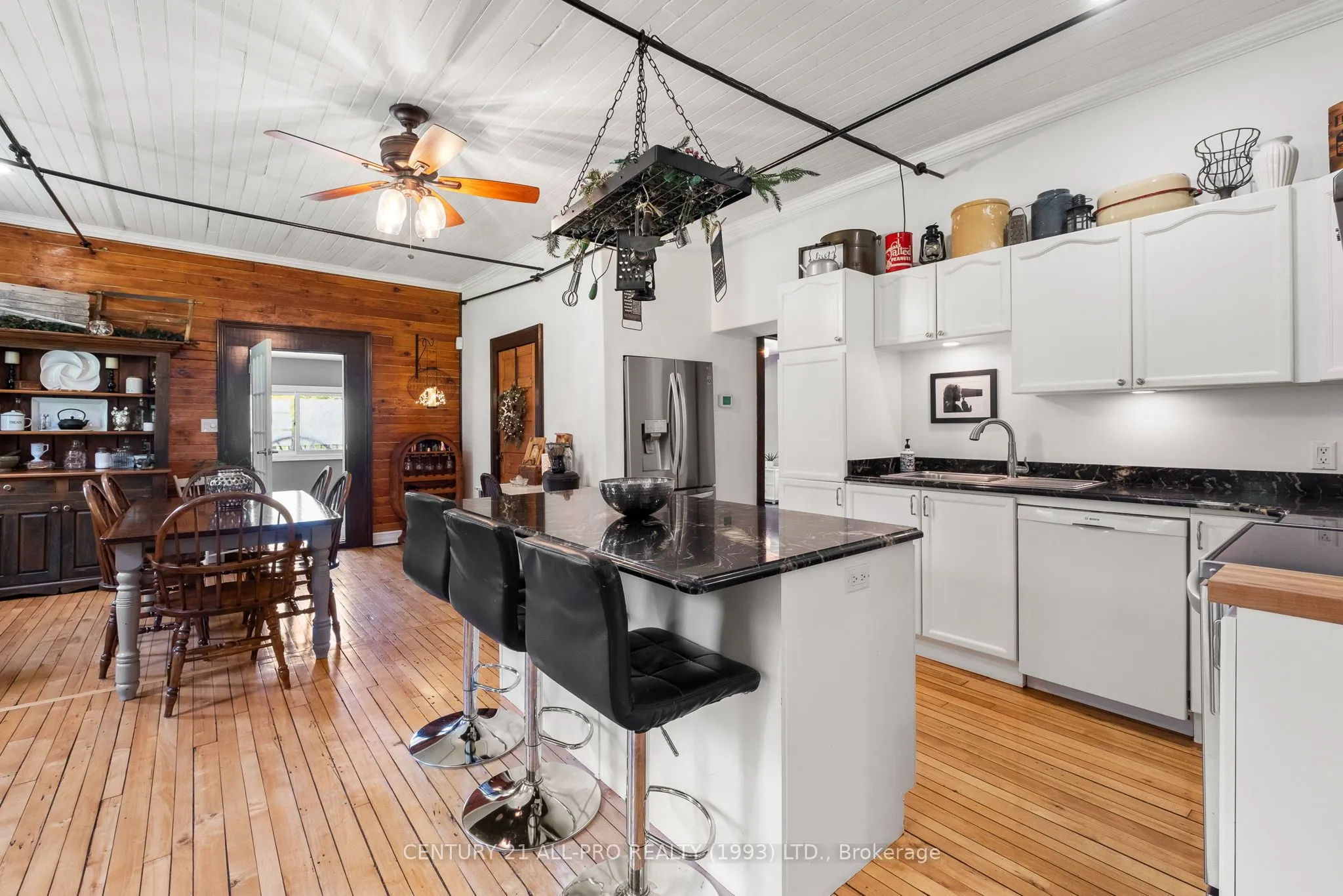 515 Tobacco Road