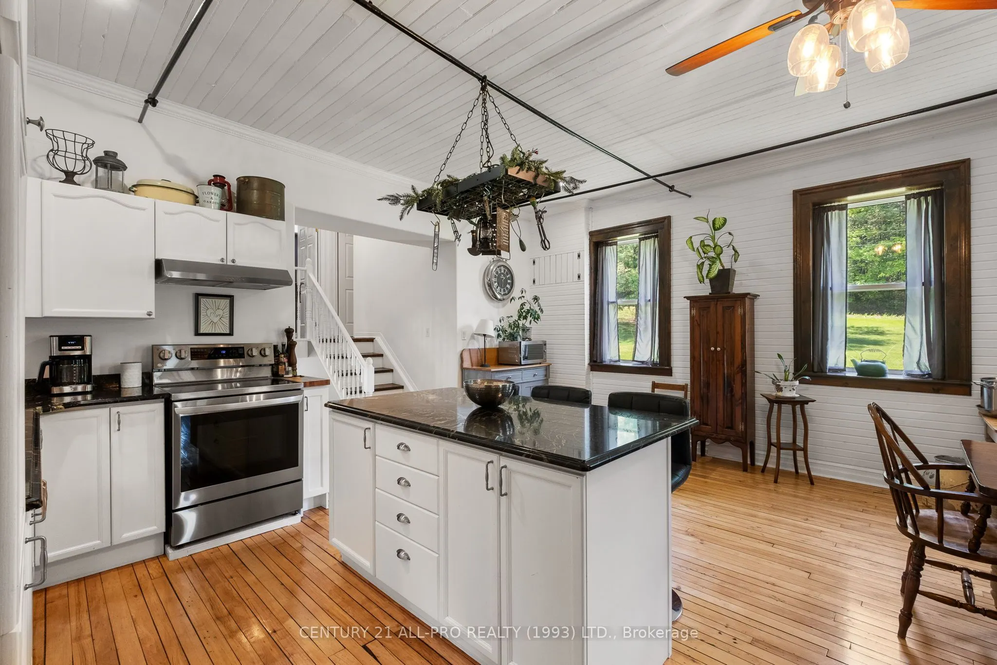 515 Tobacco Road