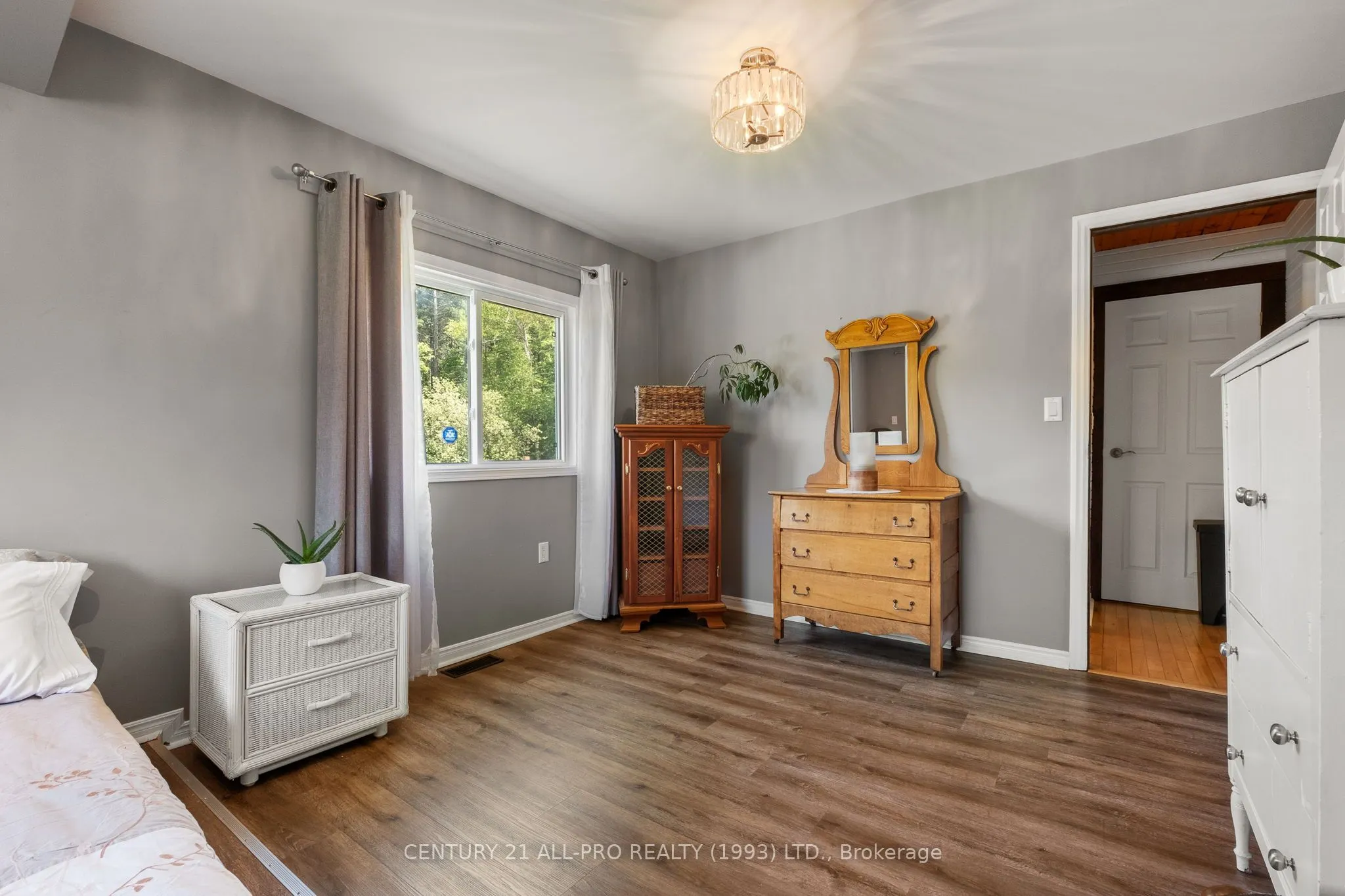 515 Tobacco Road