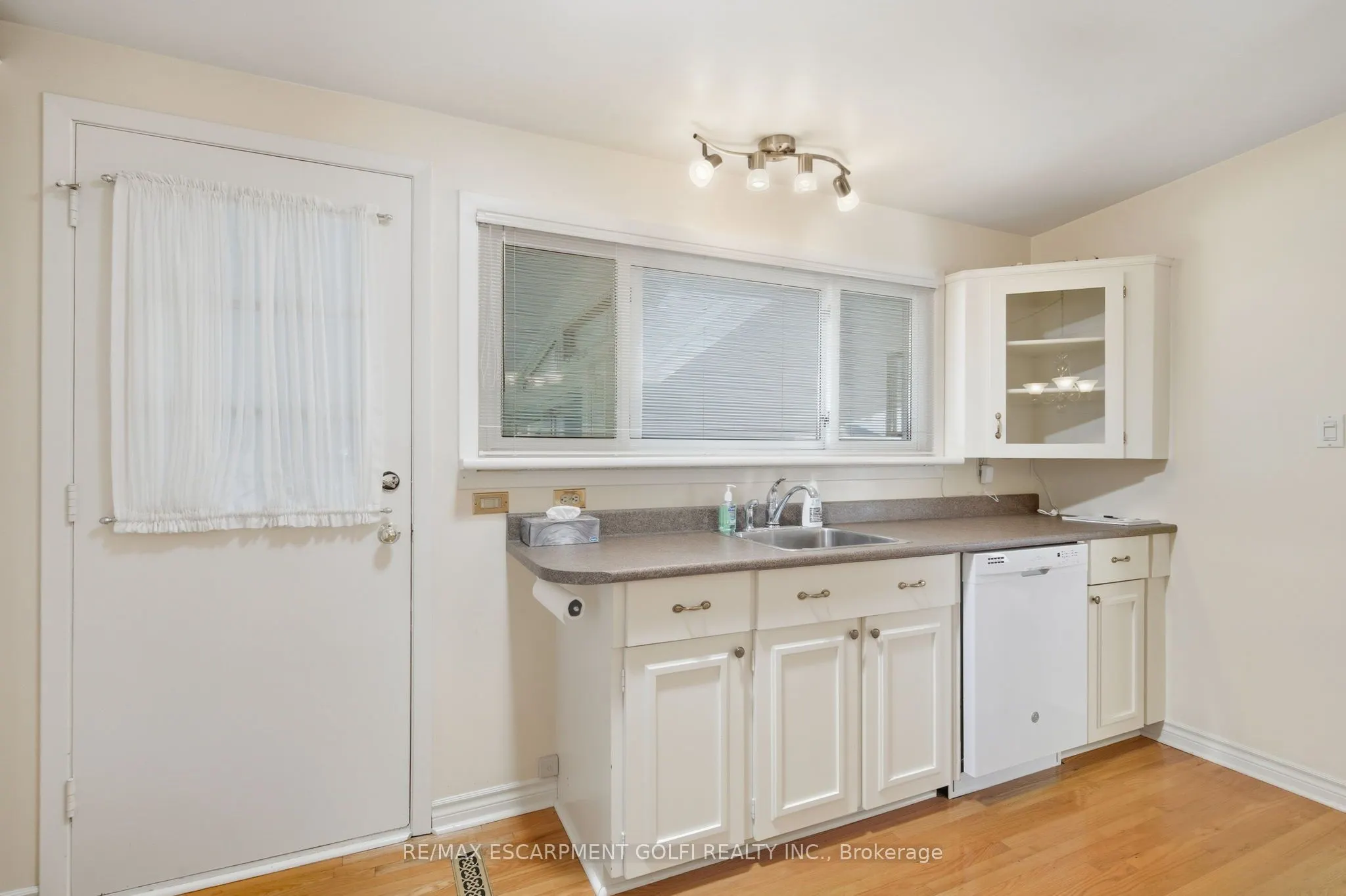 106 Fielding Crescent