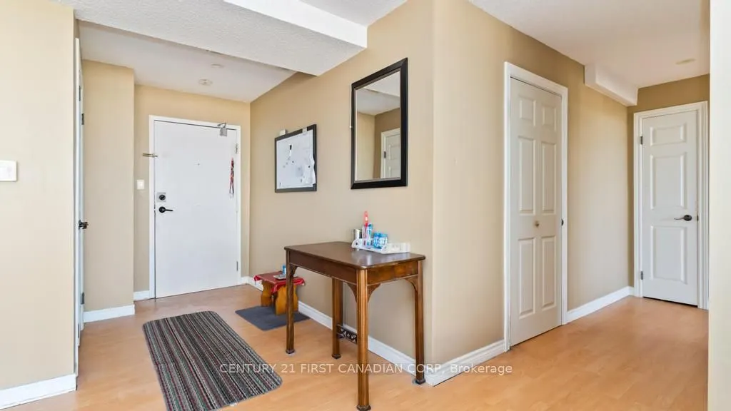 389 Dundas Street, #2207