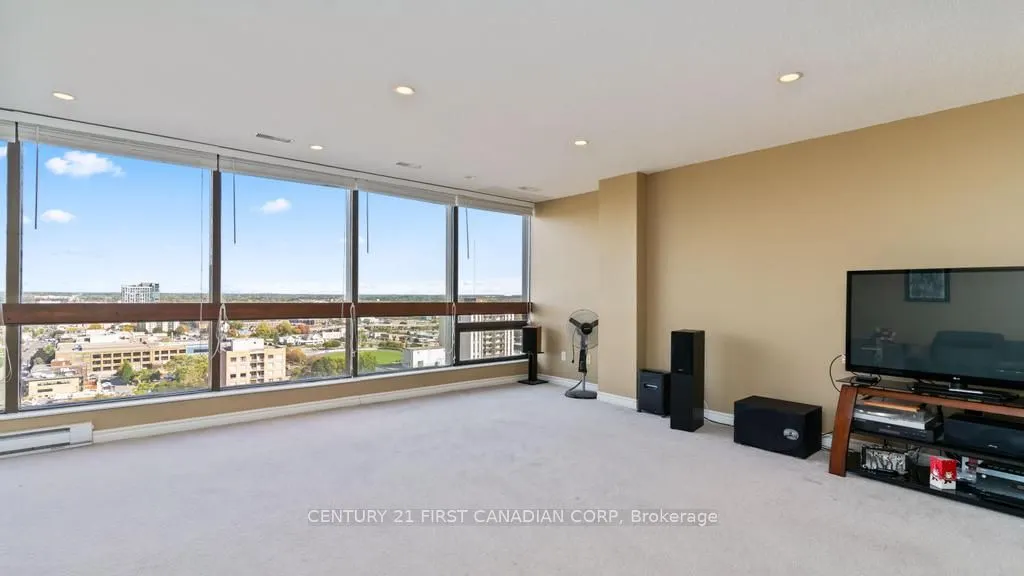 389 Dundas Street, #2207