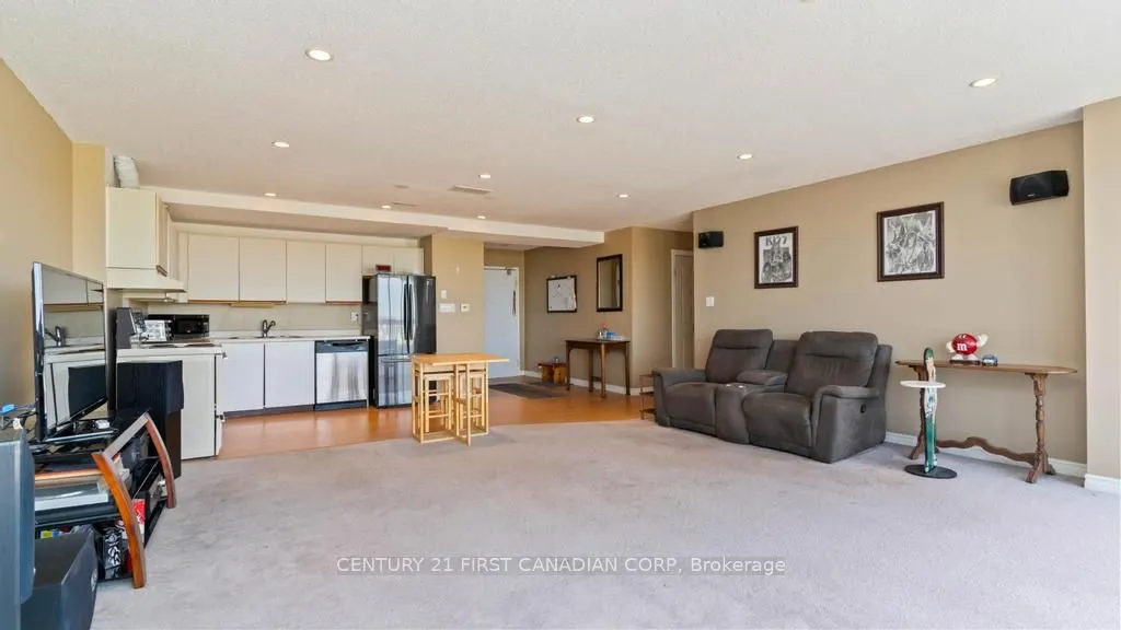 389 Dundas Street, #2207