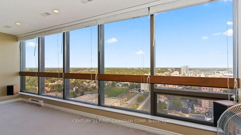 389 Dundas Street, #2207