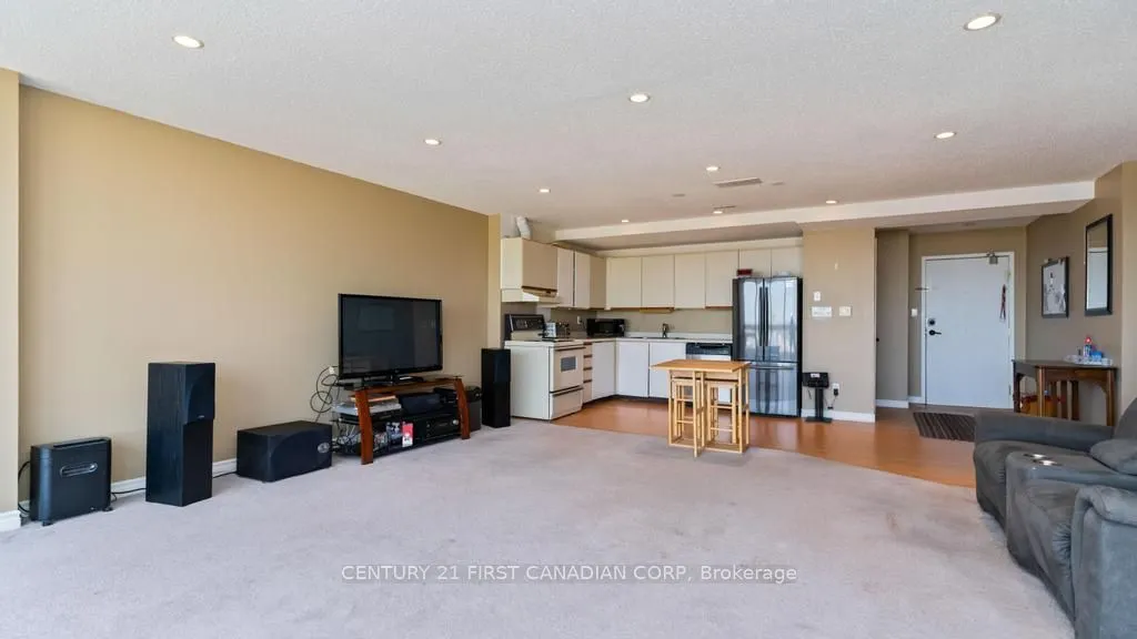 389 Dundas Street, #2207