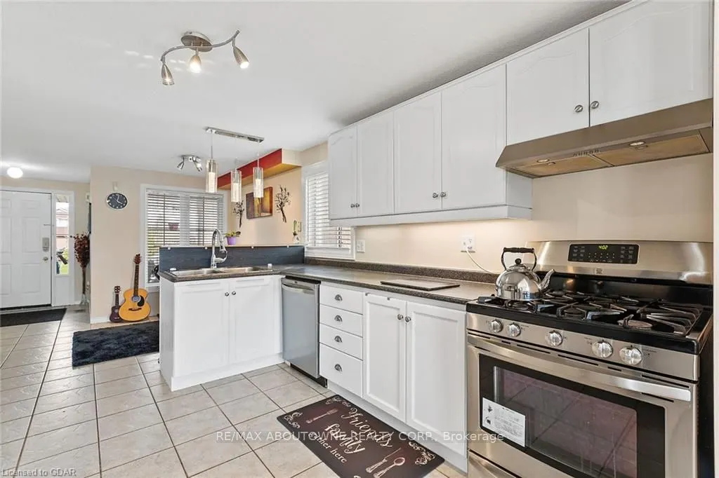 53 Boulder Crescent, #Main