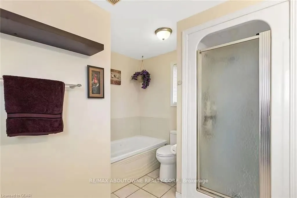 53 Boulder Crescent, #Main