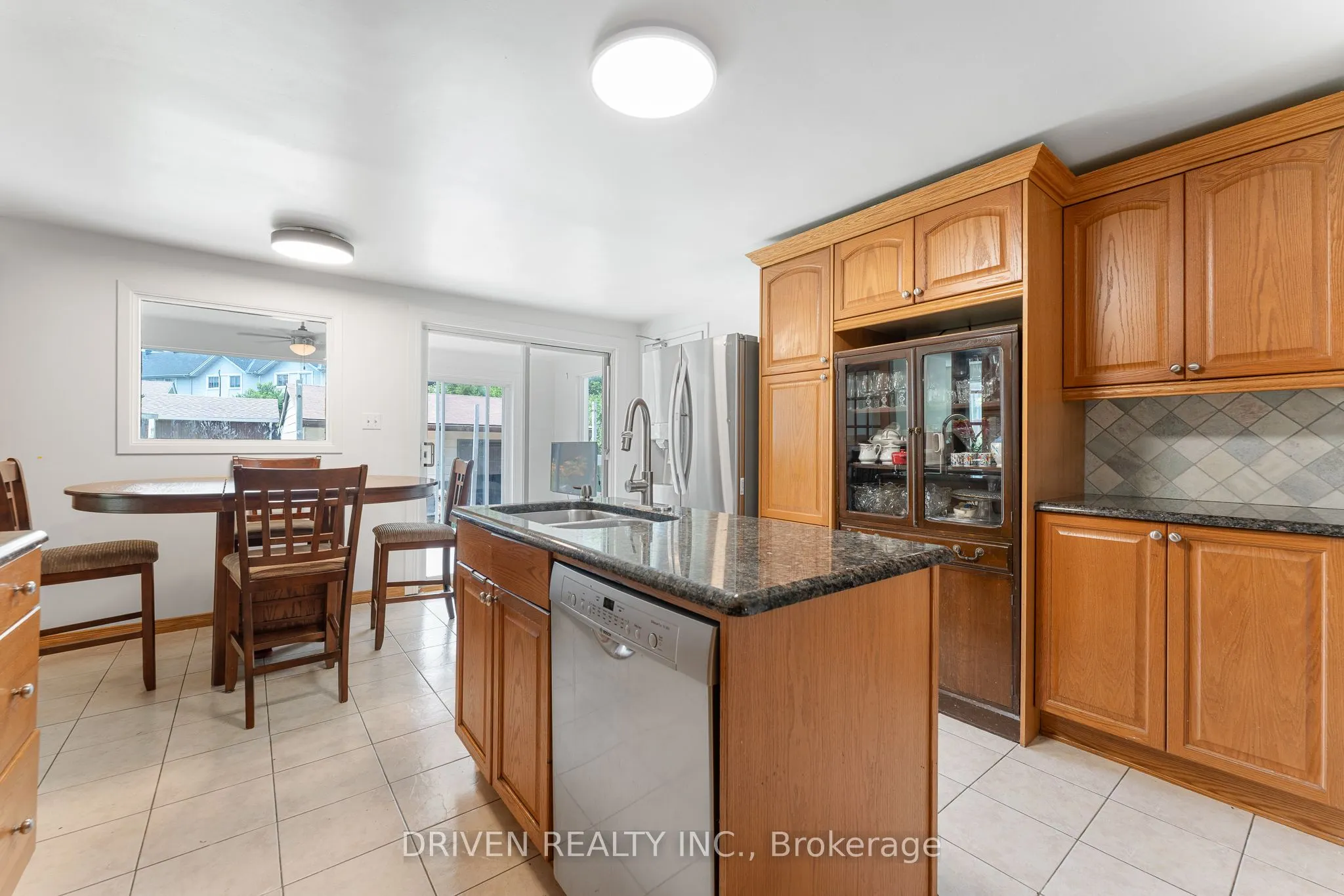 876 Pinecrest Road