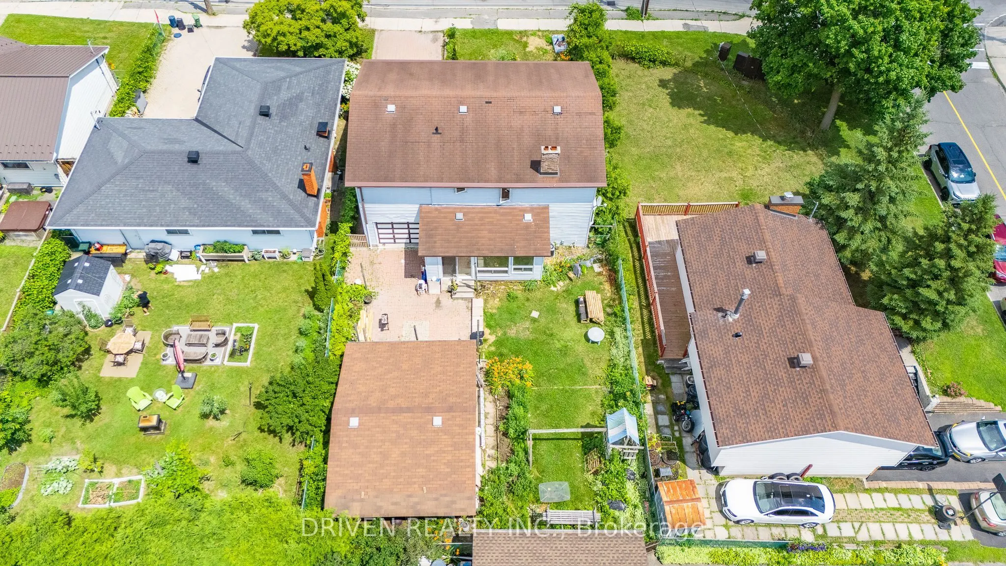 876 Pinecrest Road