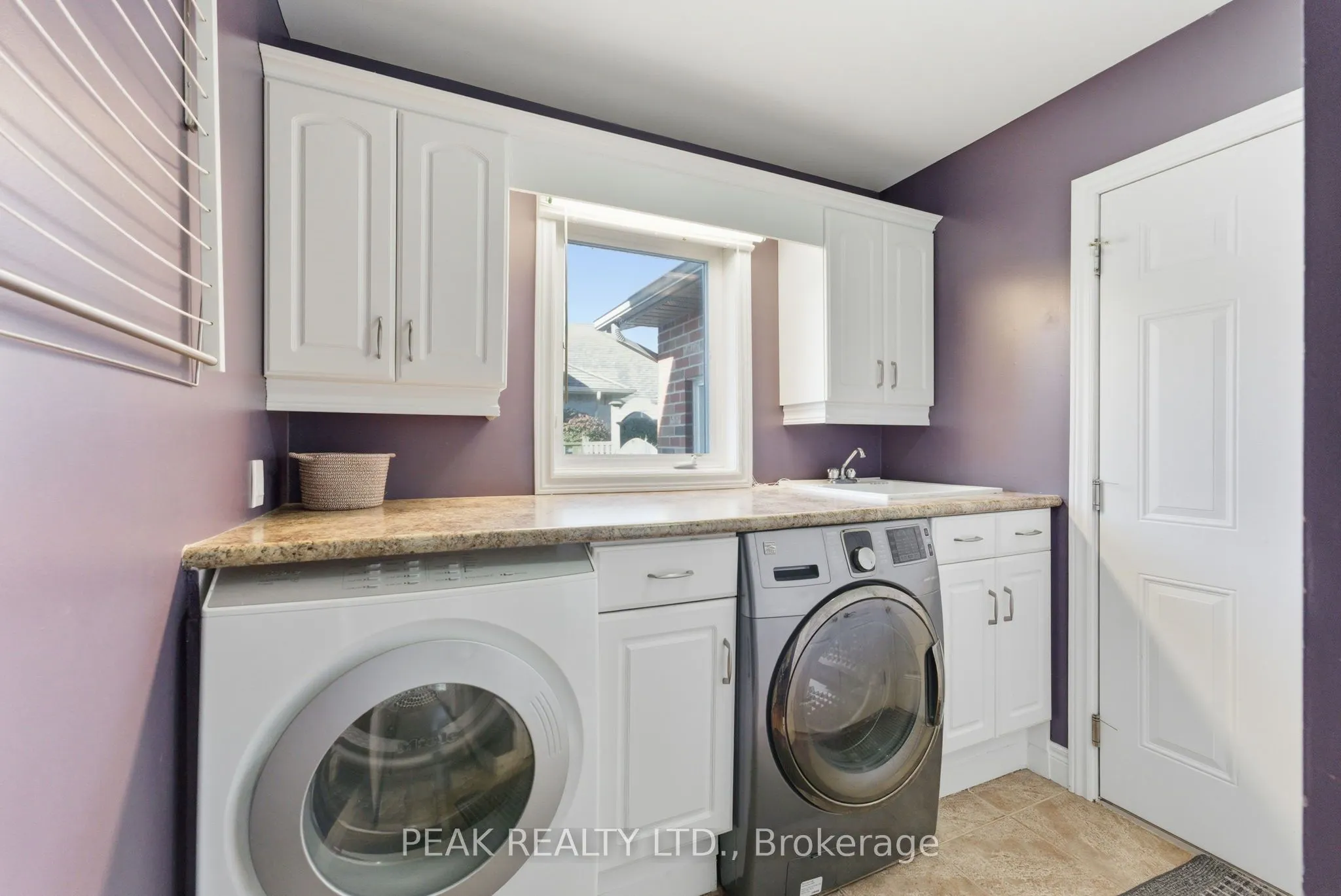 61 Harmer Crescent