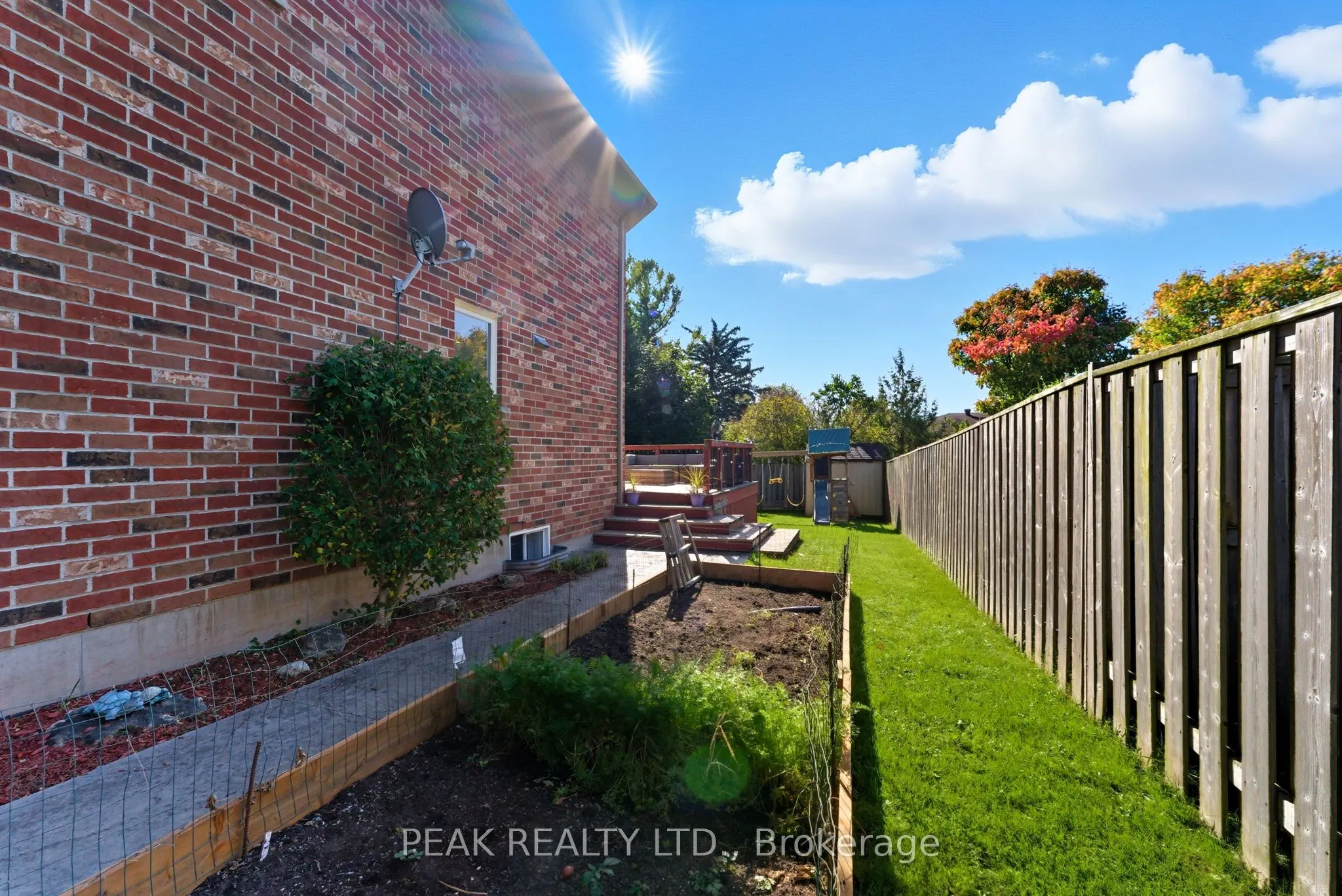 61 Harmer Crescent