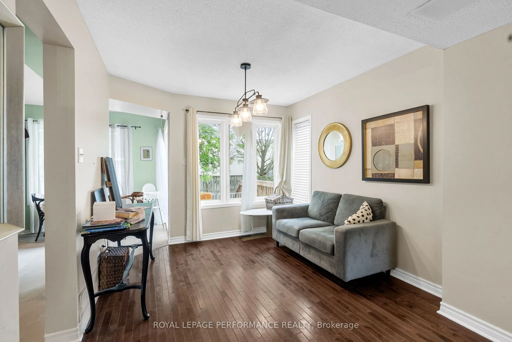 1453 Lynx Crescent