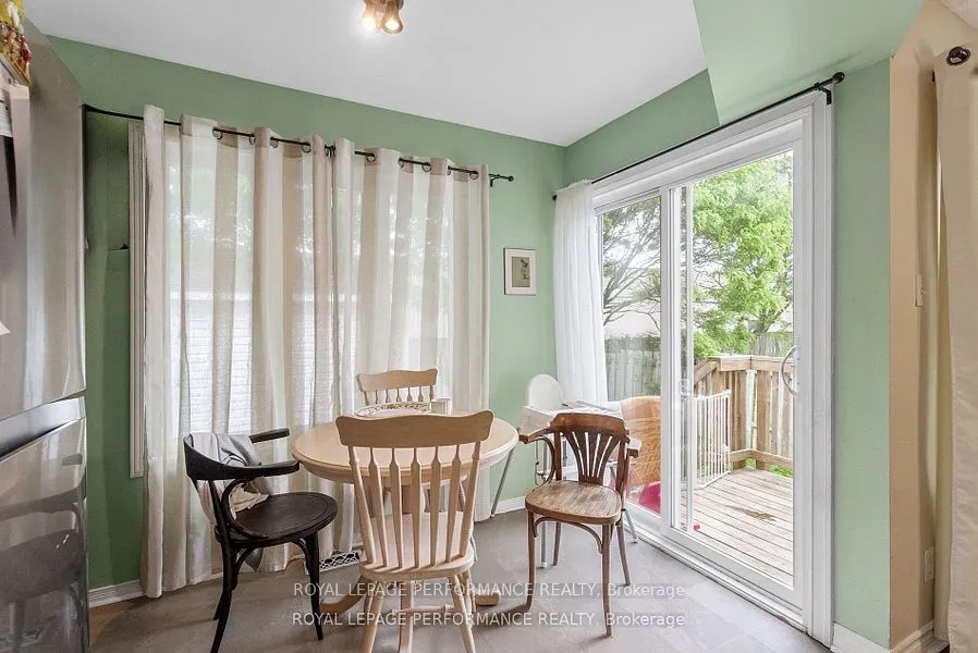 1453 Lynx Crescent