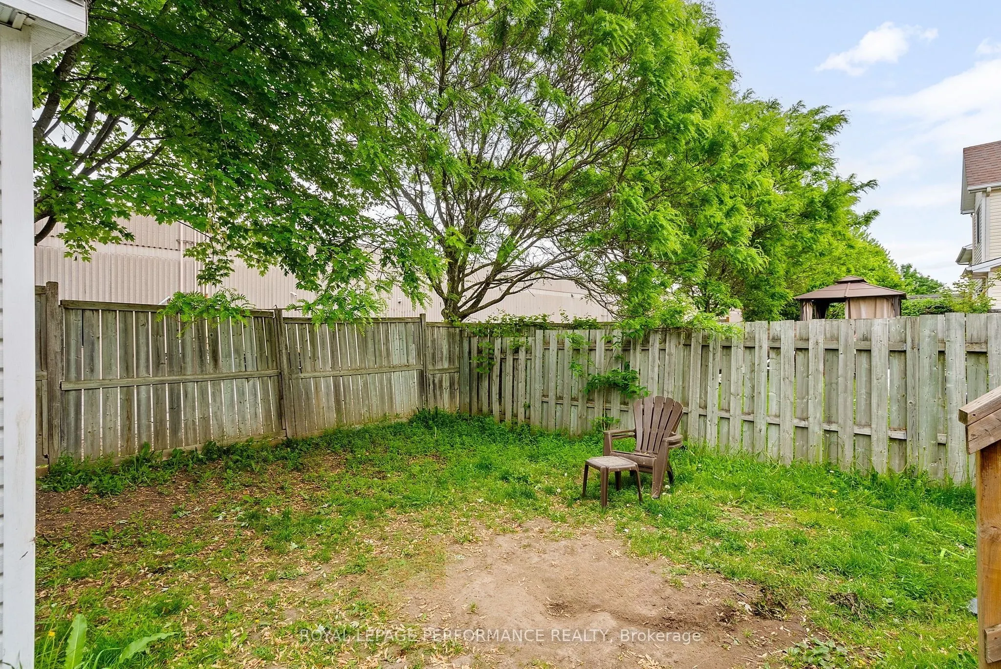 1453 Lynx Crescent