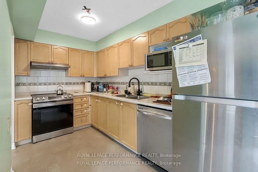 1453 Lynx Crescent