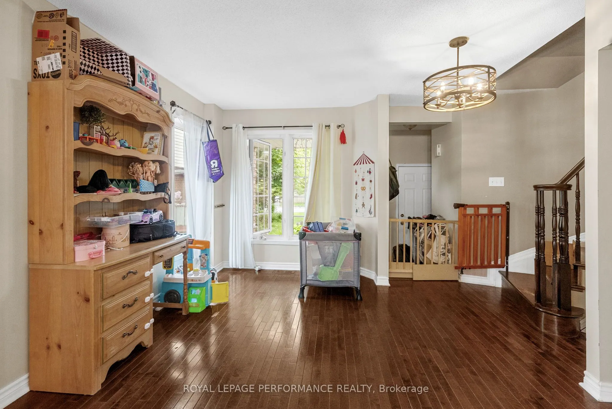 1453 Lynx Crescent