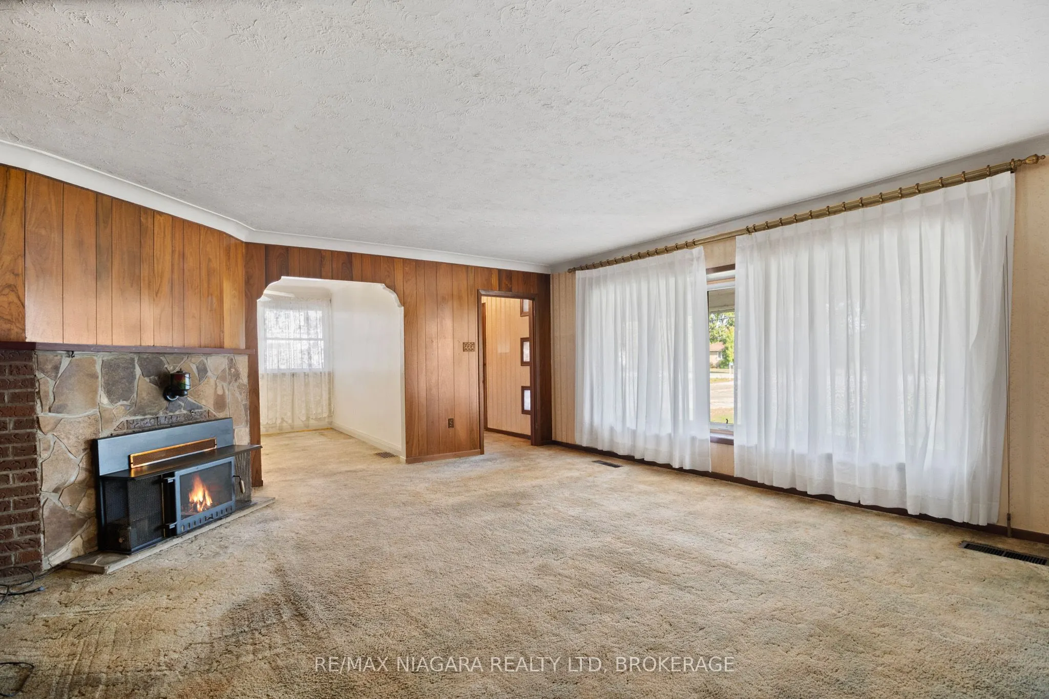 613 Queenston Road