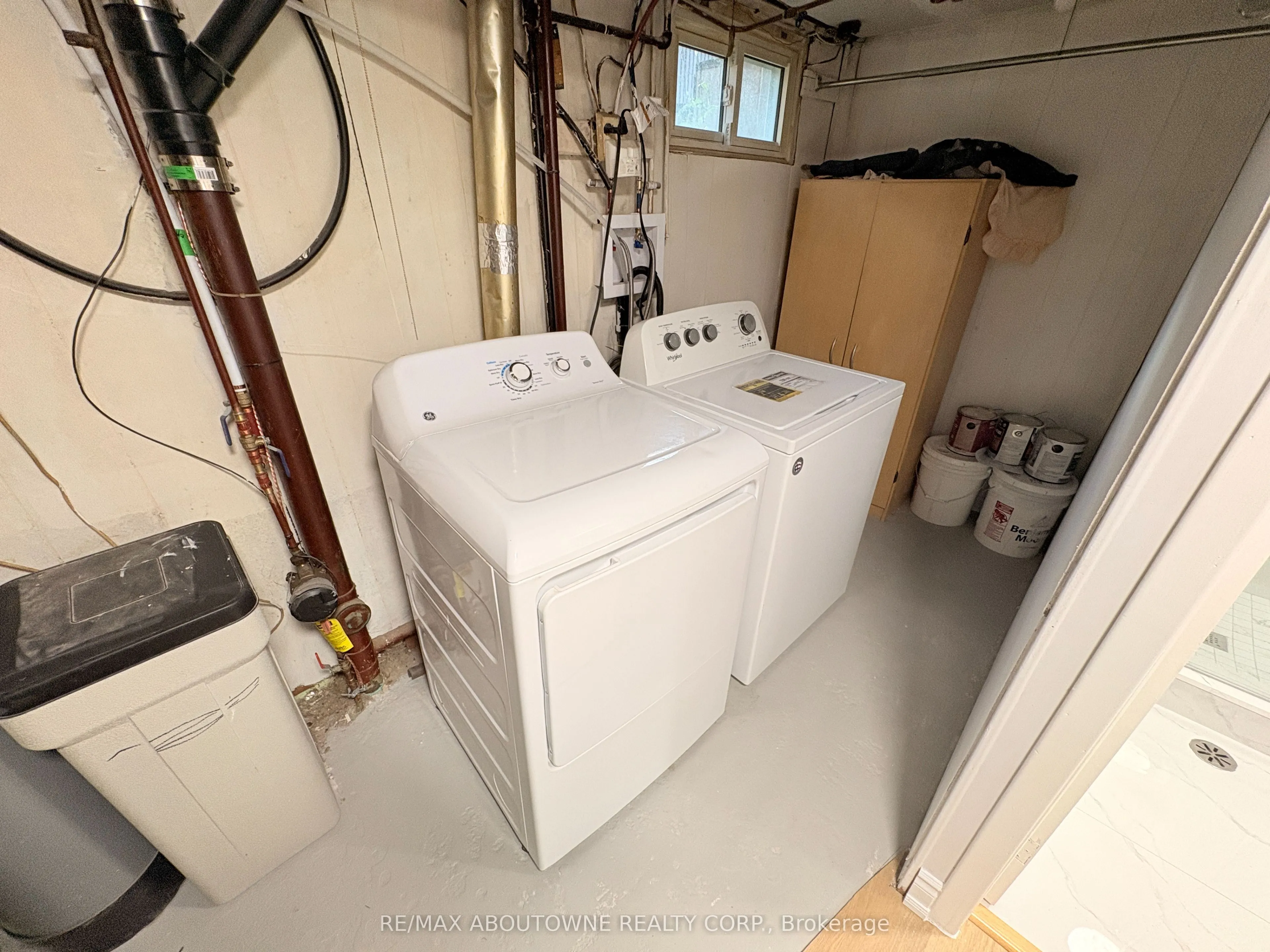 202 Victoria Road N, #Basement