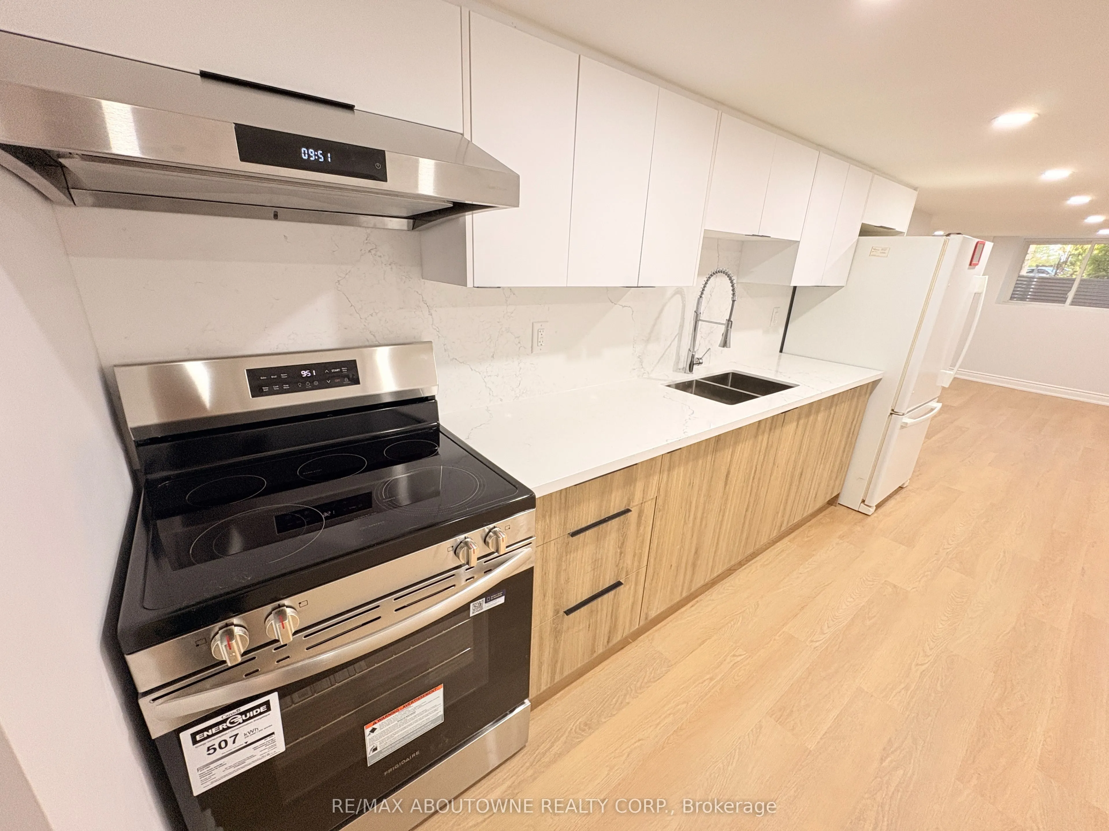 202 Victoria Road N, #Basement