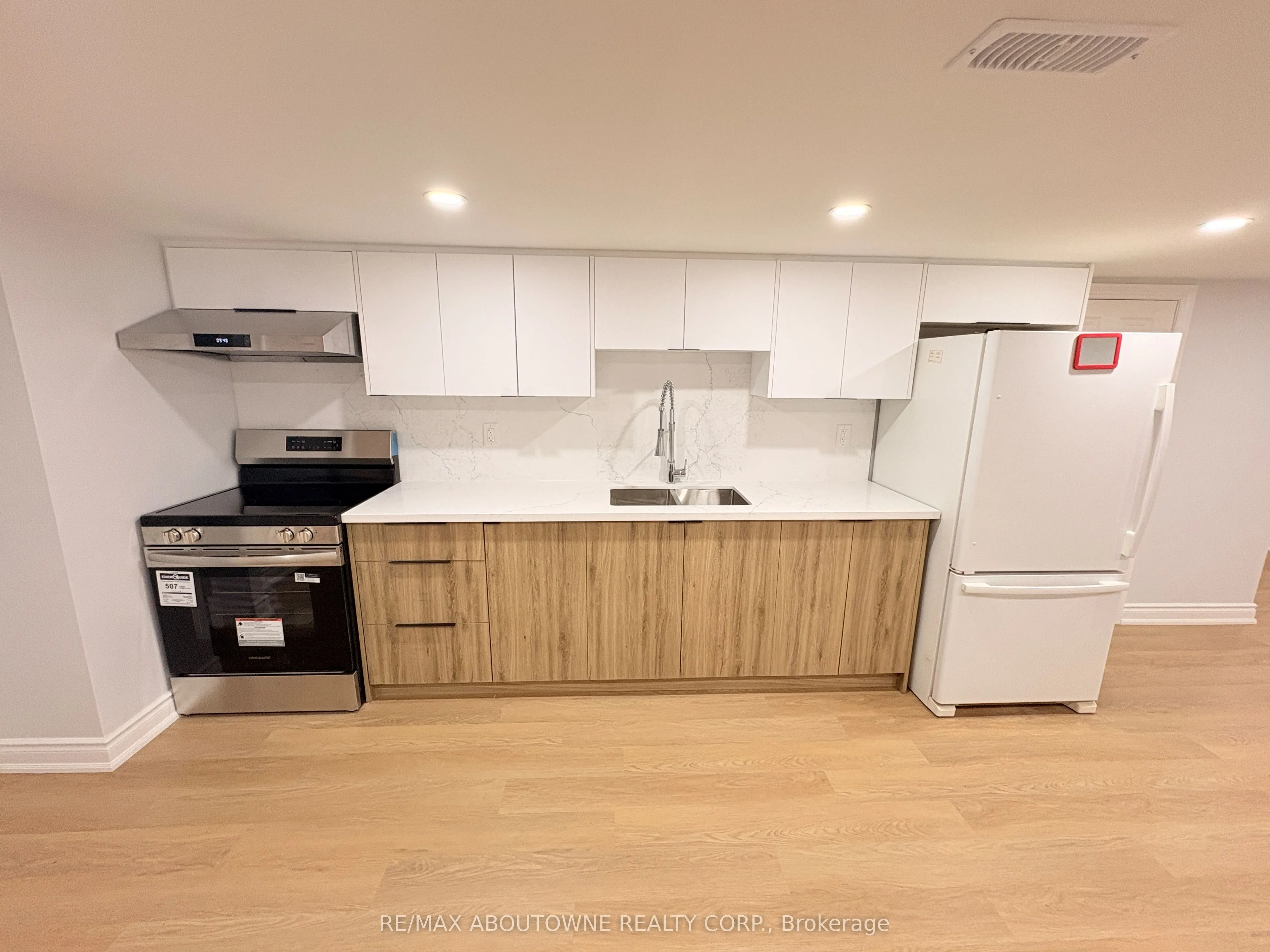 202 Victoria Road N, #Basement