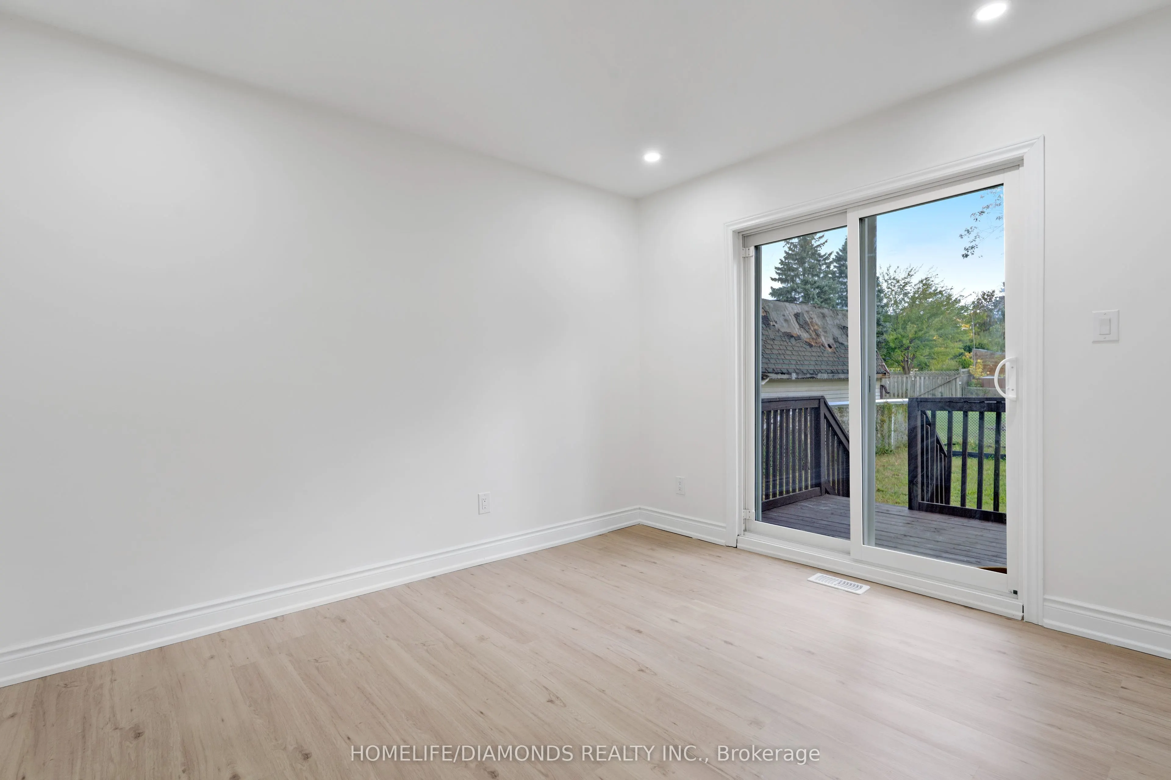 210 MACKAN Street