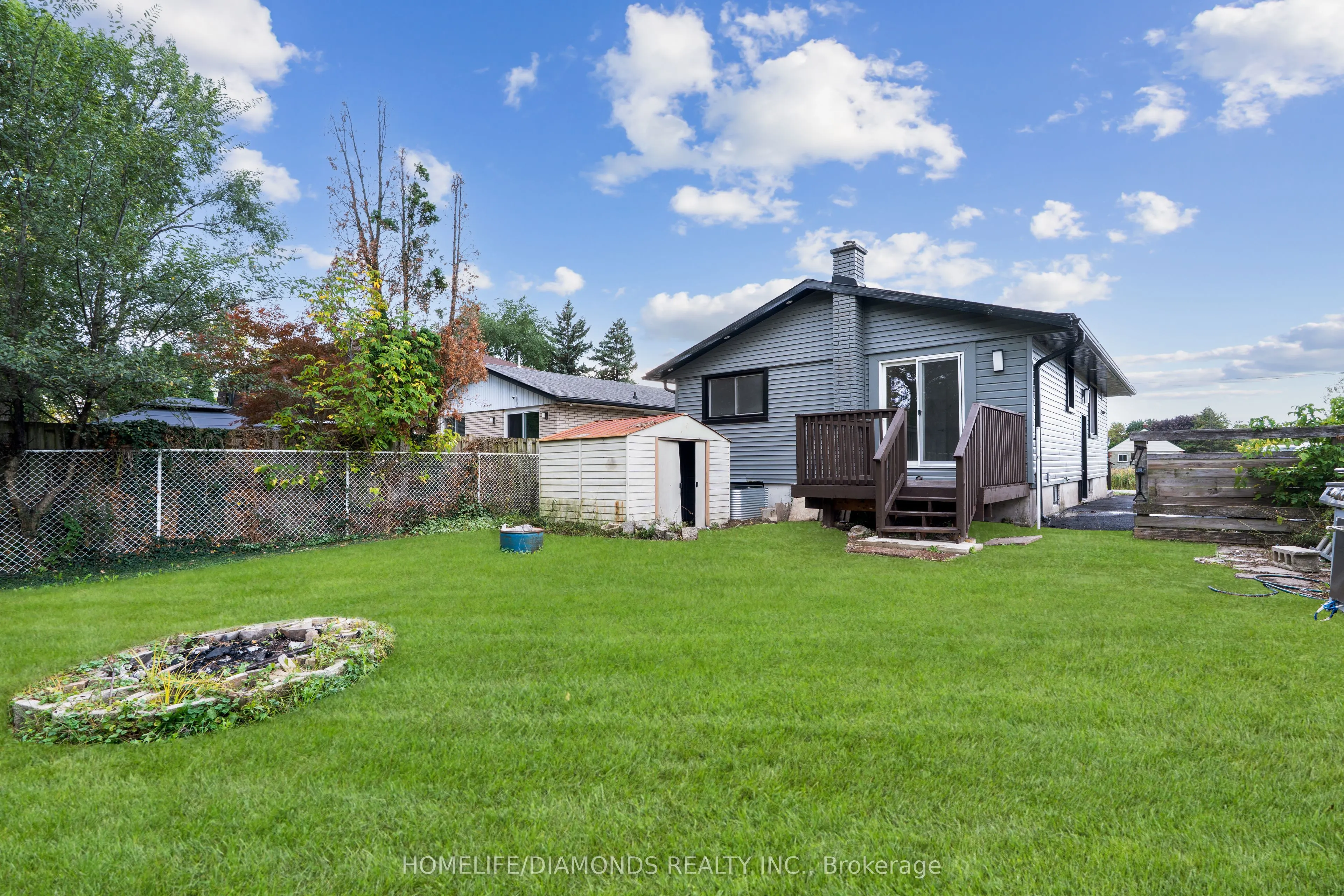 210 MACKAN Street
