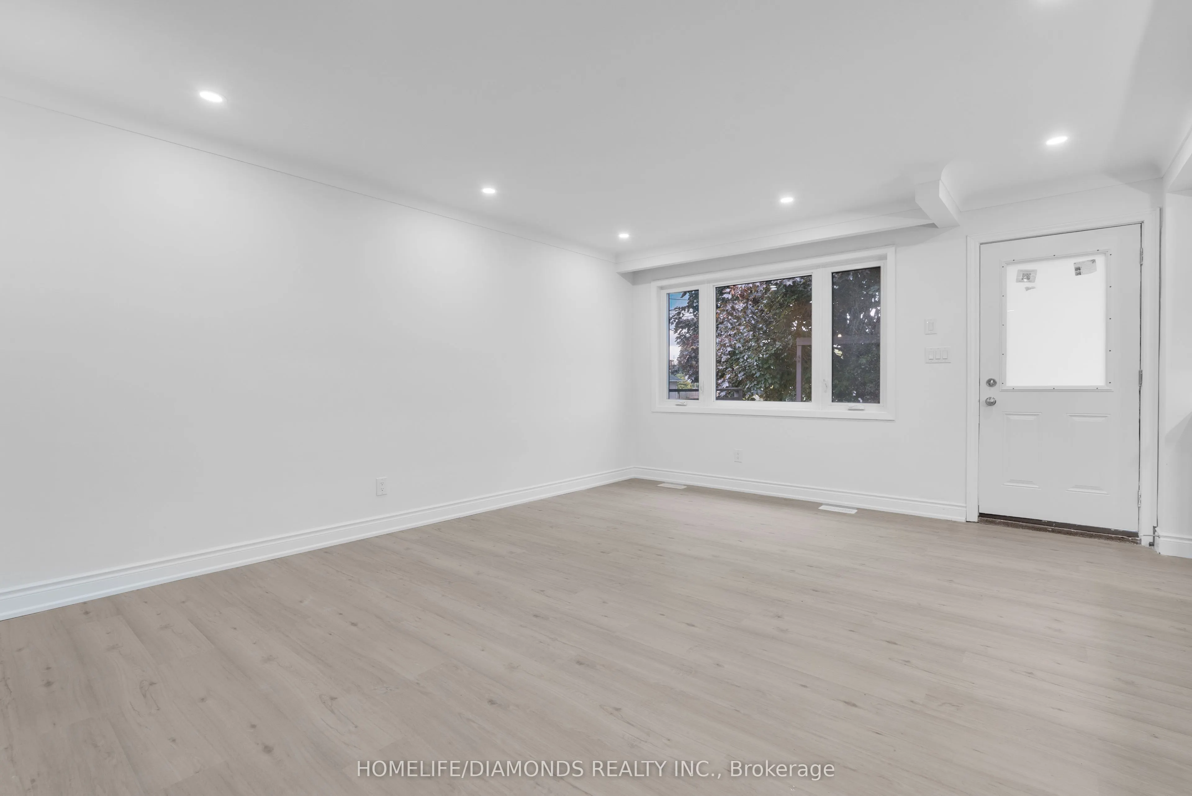 210 MACKAN Street