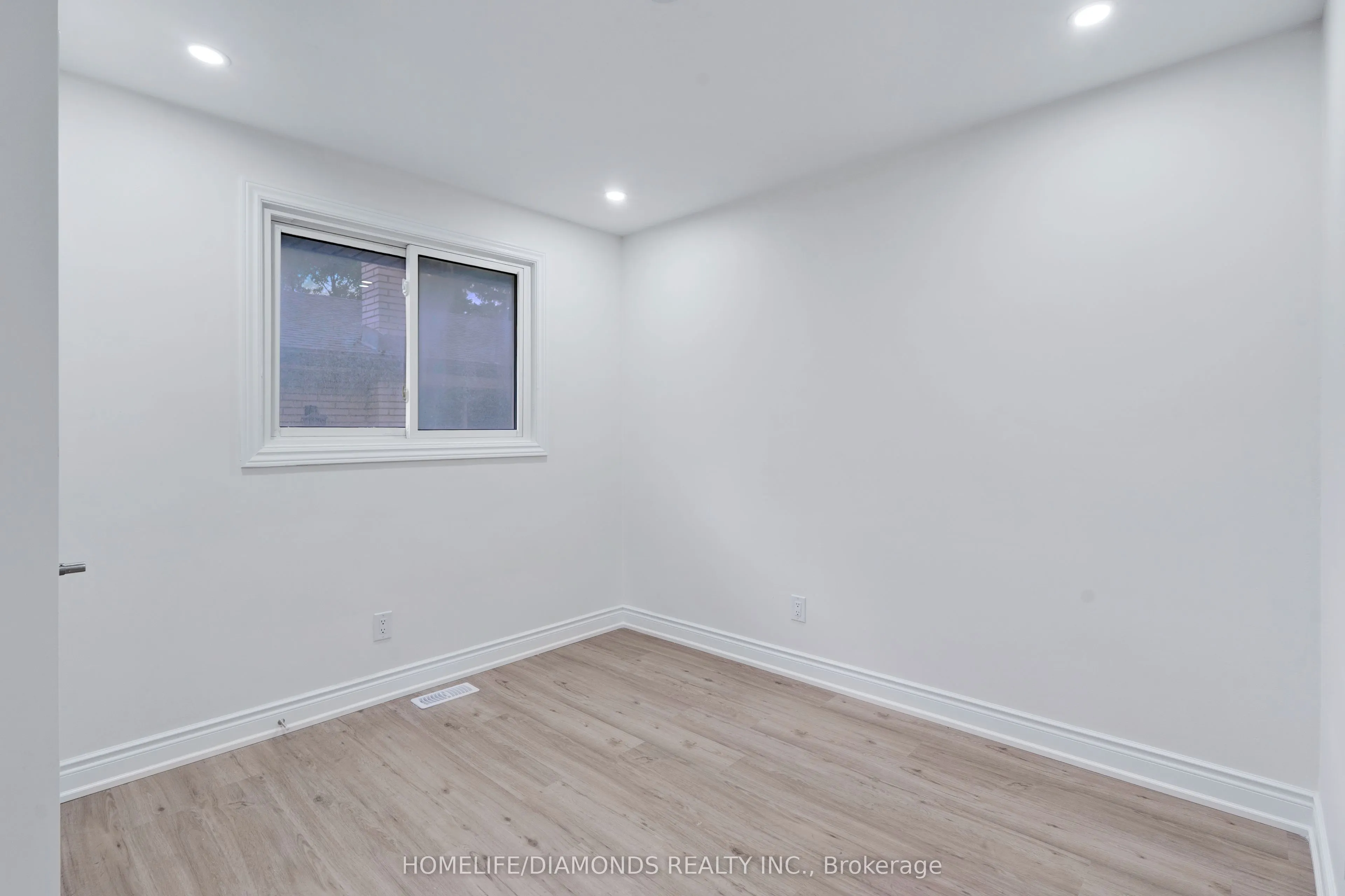 210 MACKAN Street