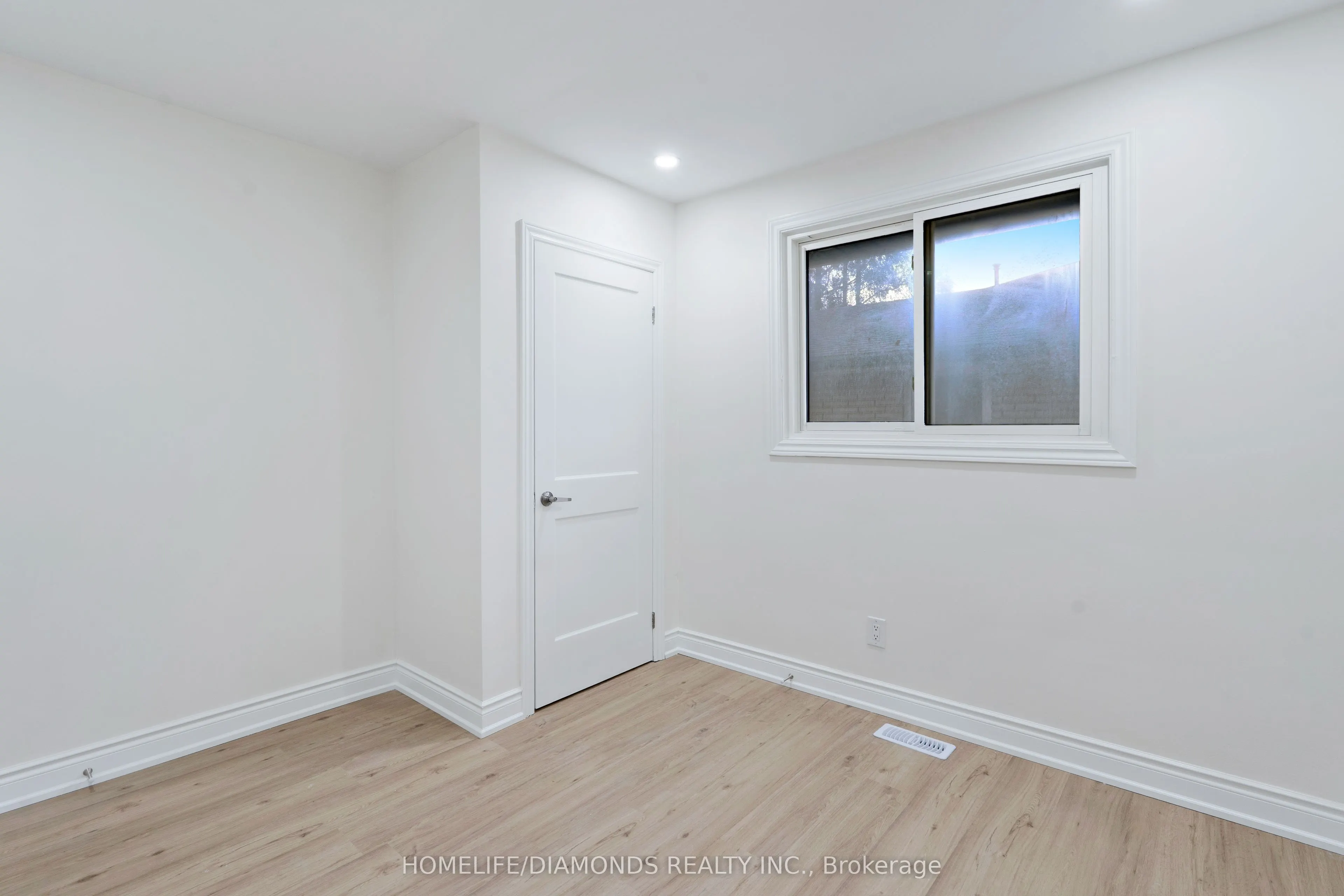 210 MACKAN Street