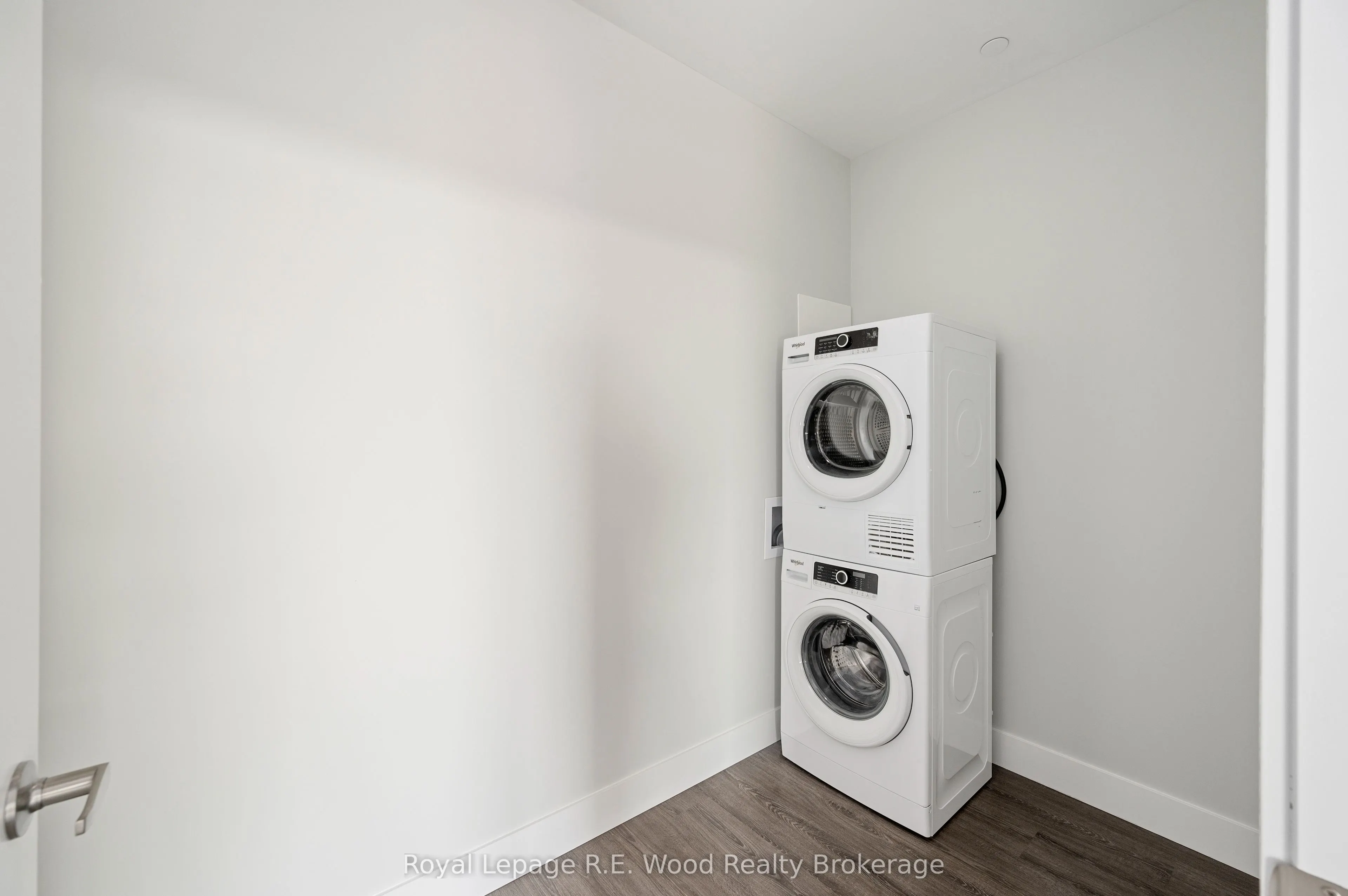 98 King Street, #101