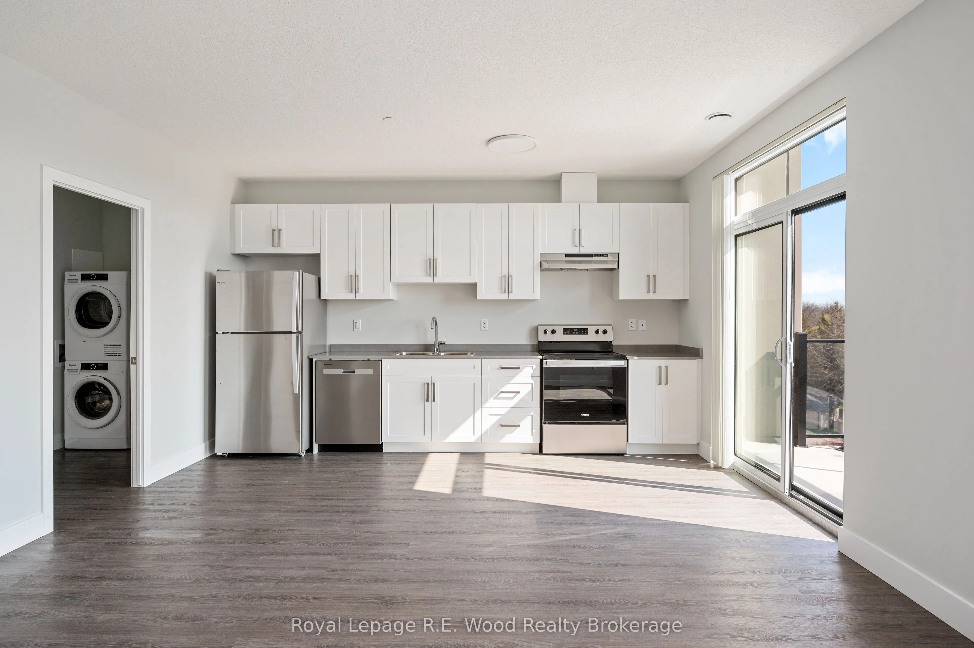 98 King Street, #101