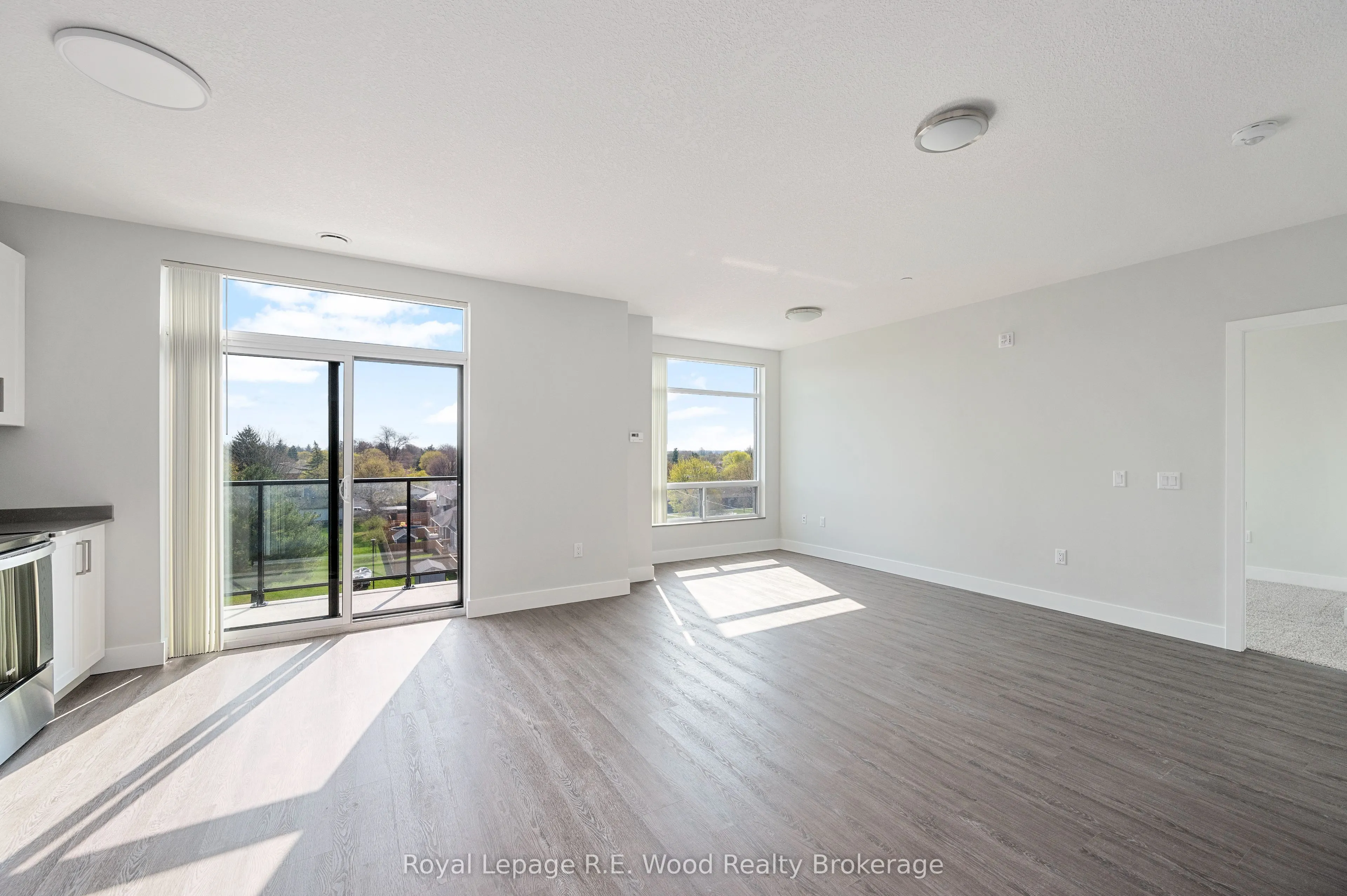 98 King Street, #101