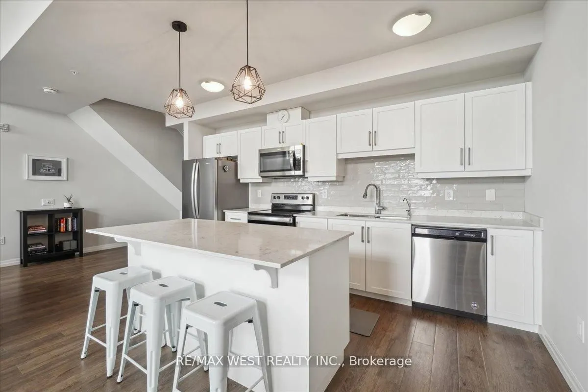 35 Kingsbury Square, #413