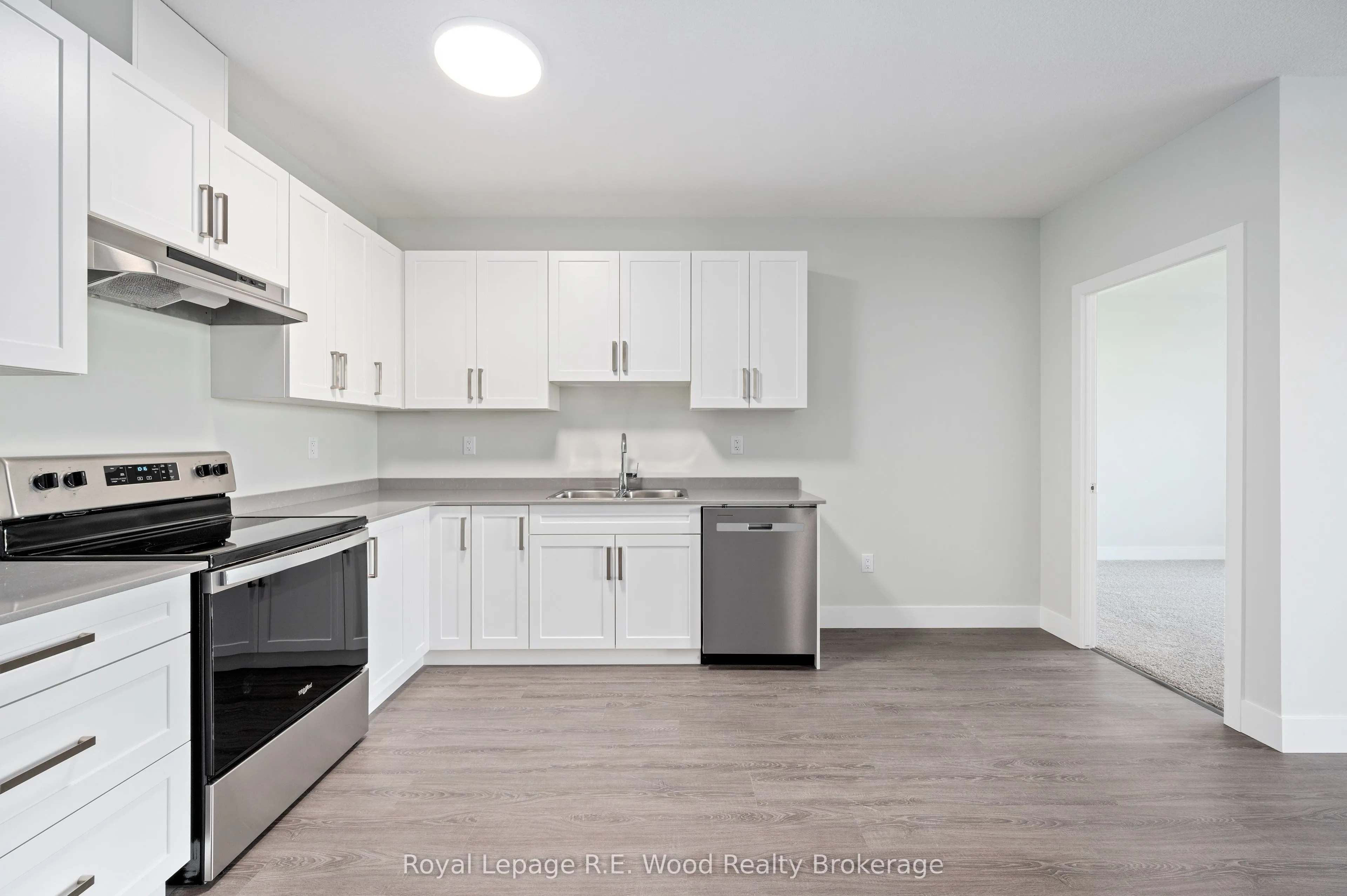 98 King Street, #102