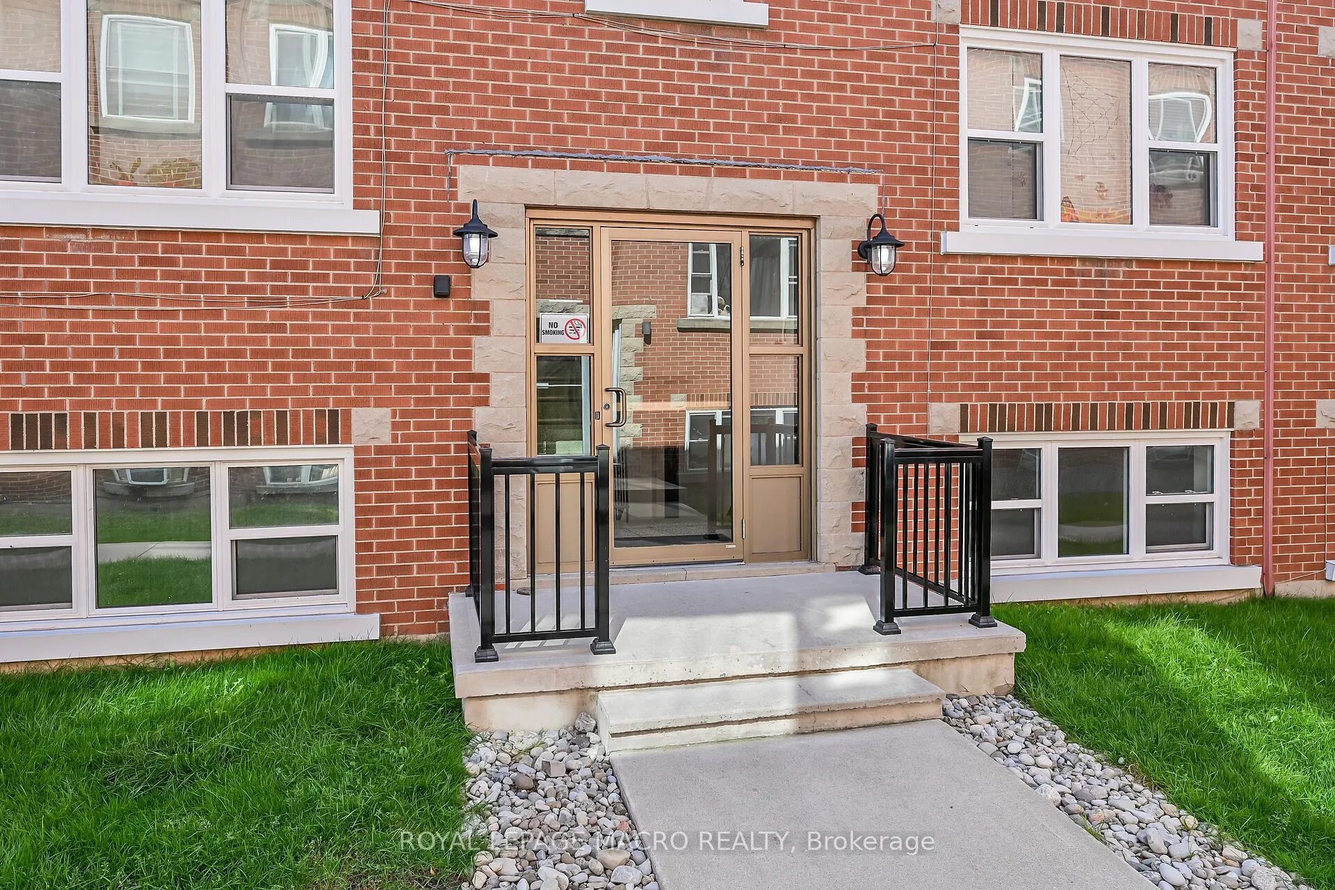 5 Applewood Avenue, #1