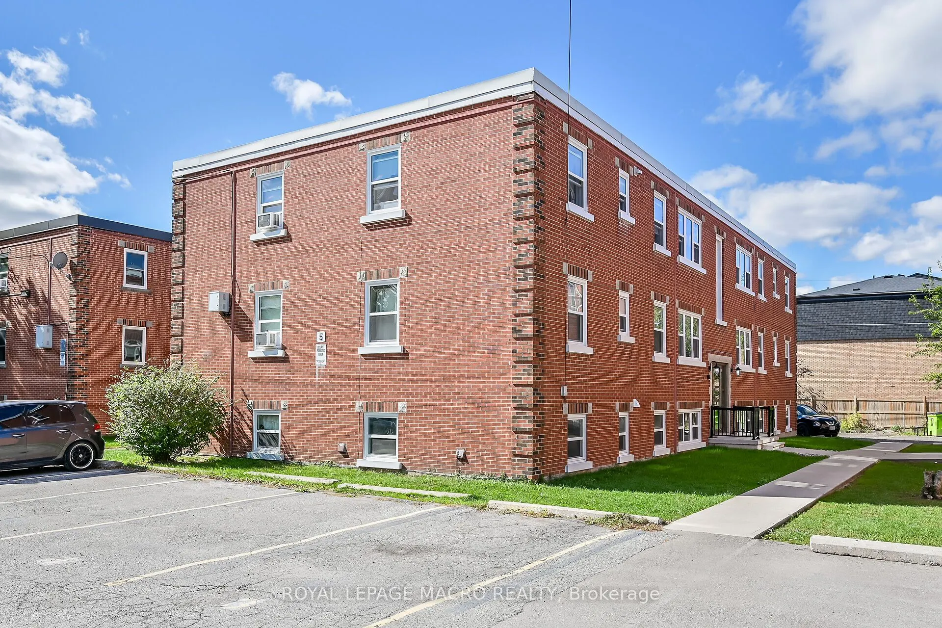 5 Applewood Avenue, #1