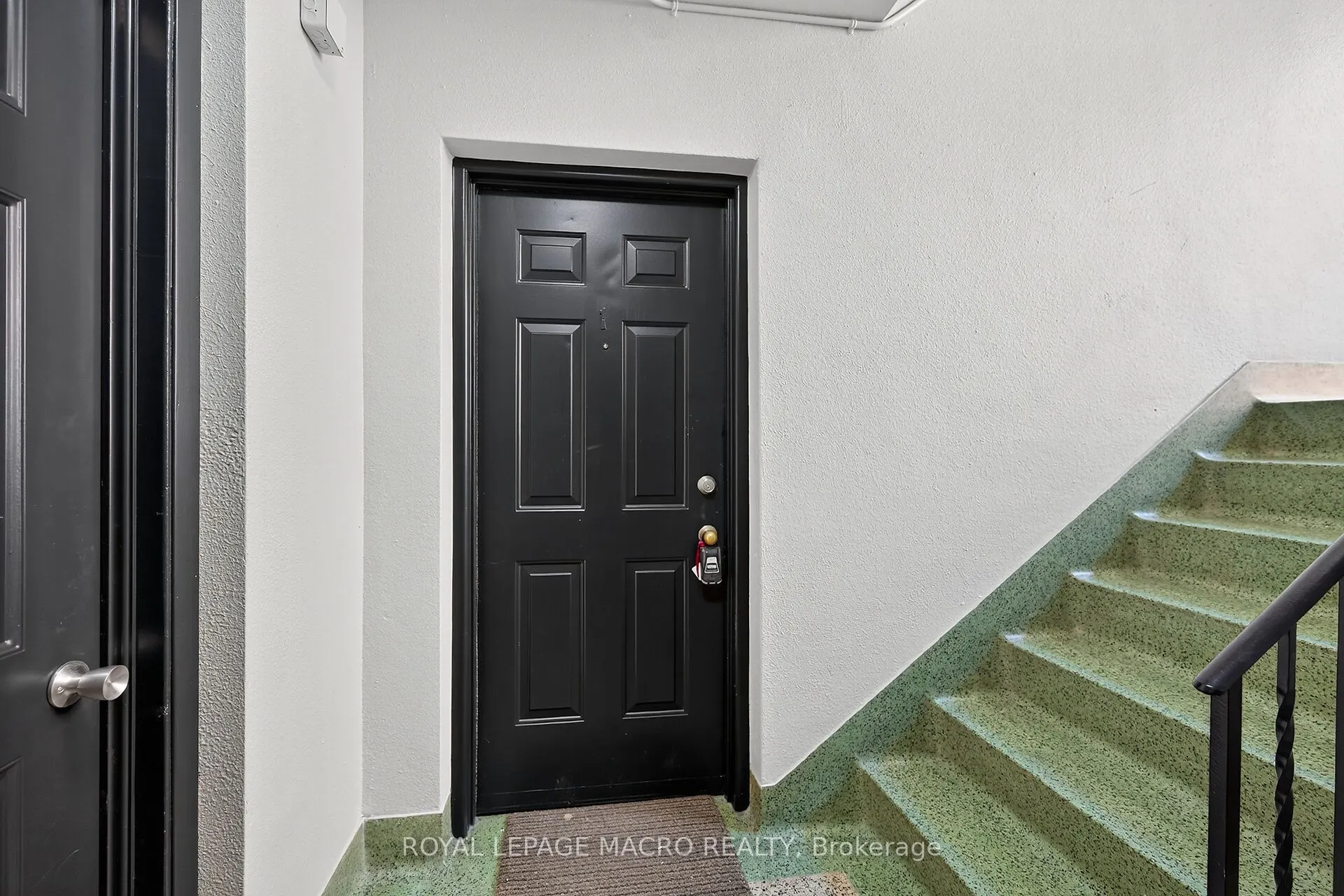 5 Applewood Avenue, #1