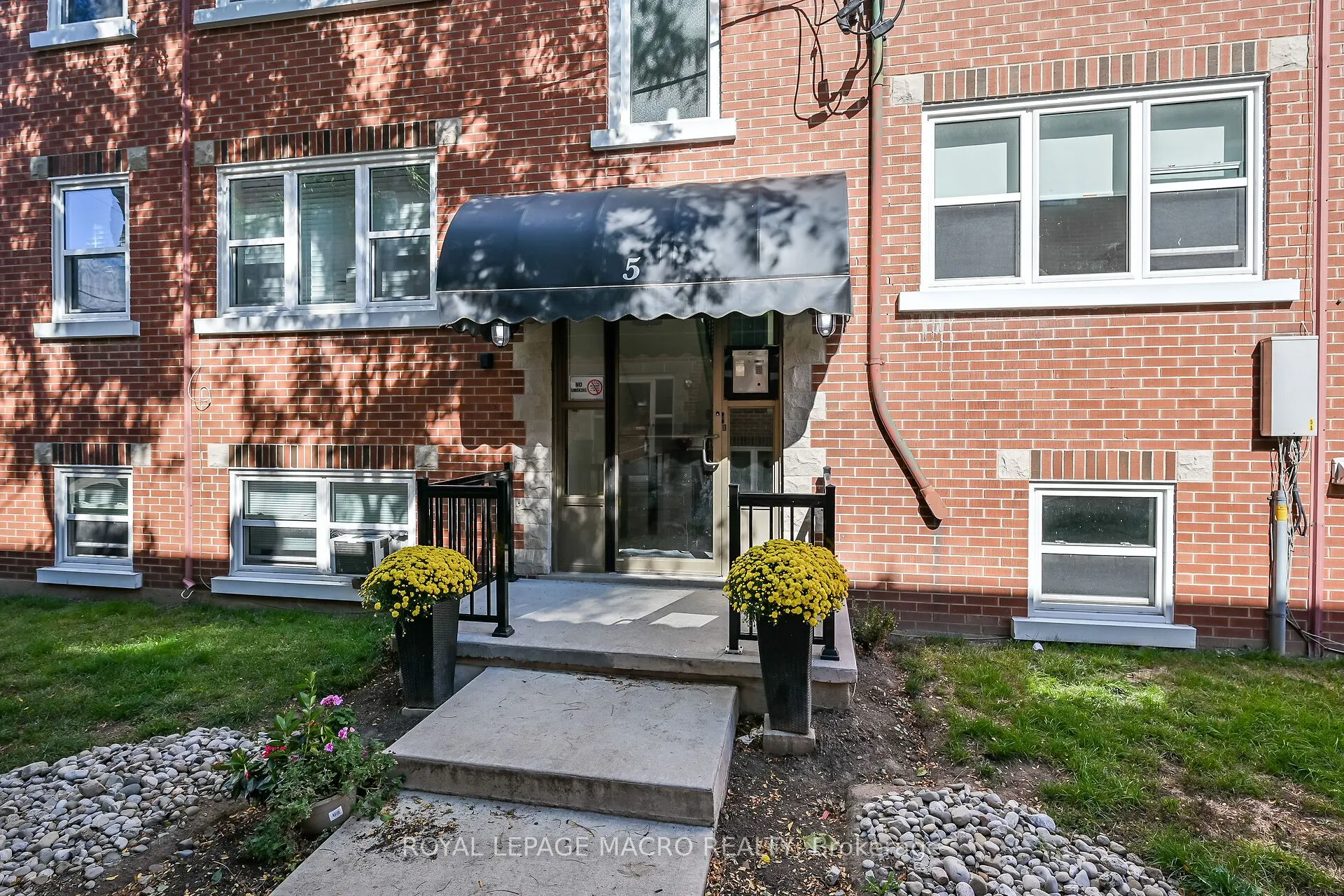 5 Applewood Avenue, #1