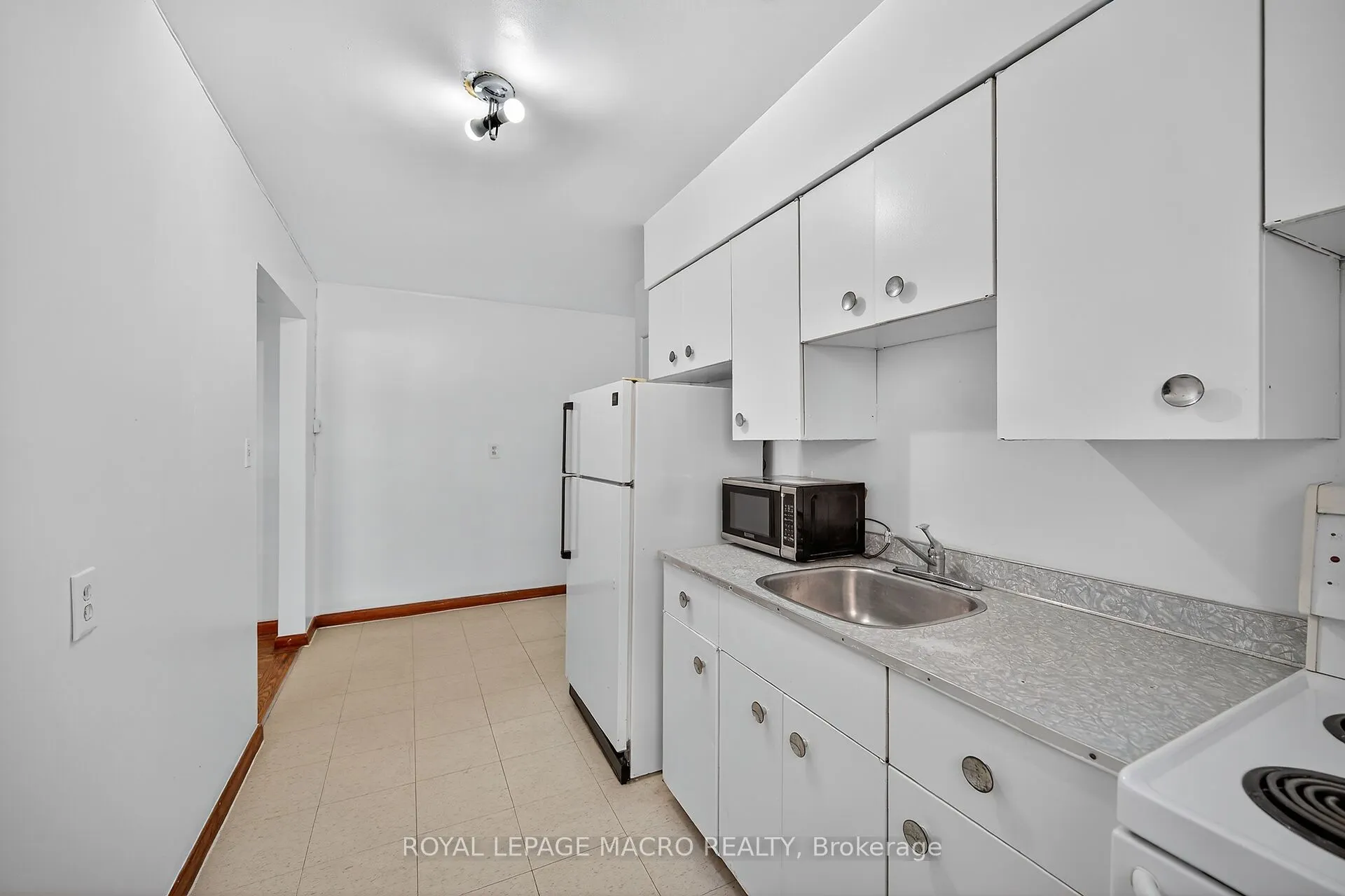 5 Applewood Avenue, #1